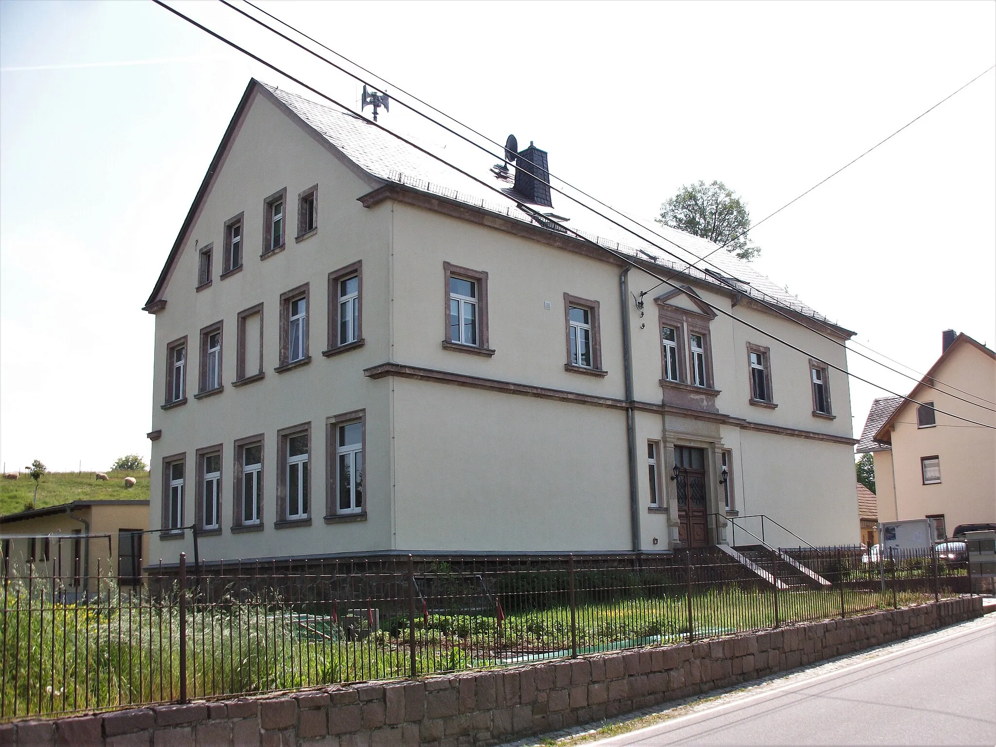 Photo showing: Ehemalige Schule Topfseifersdorf