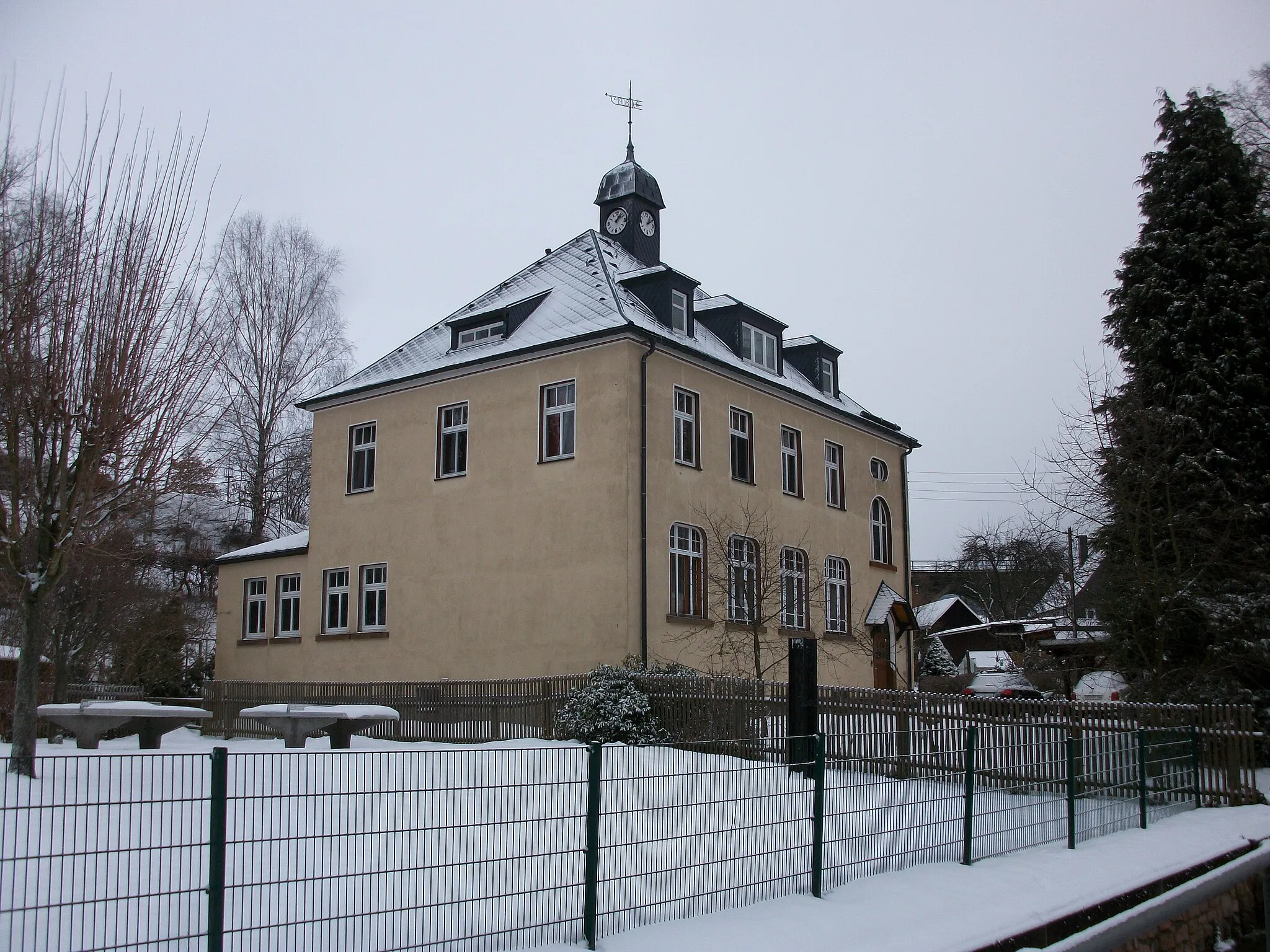 Photo showing: Ehemalige Schule Dittersdorf (Lößnitz)