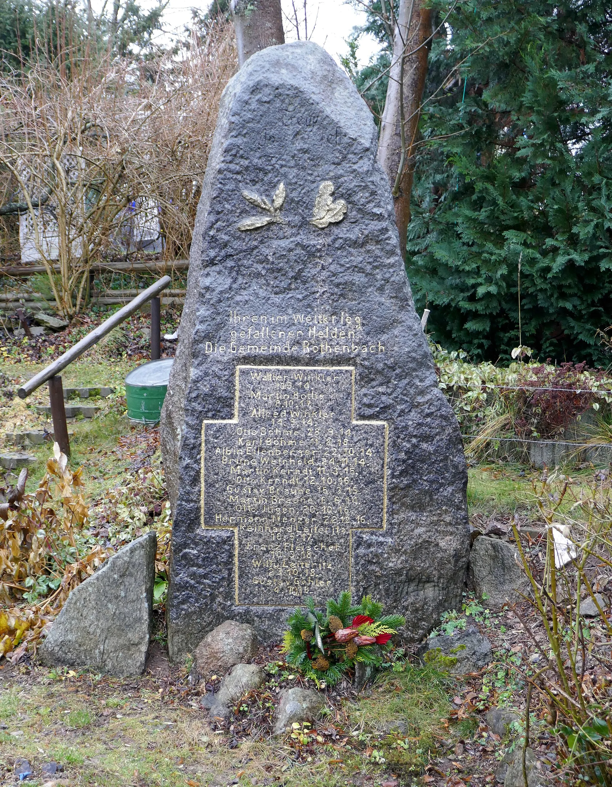 Photo showing: Kriegerdenkmal 1. Weltkrieg, Bergstraße 2 (gegenüber), Röthenbach (Klingenberg), Landkreis Sächsische Schweiz-Osterzgebirge - Sachsen.