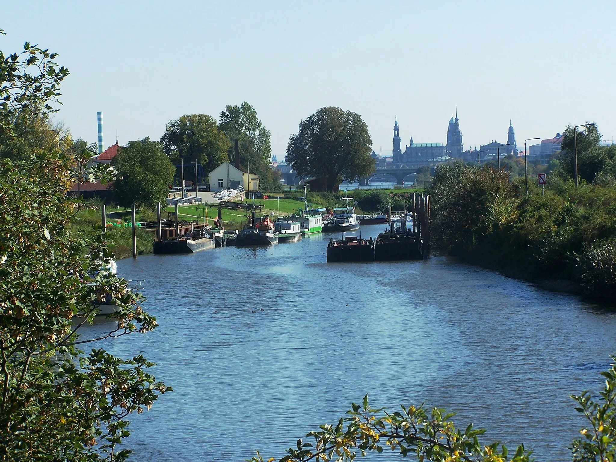 Photo showing: Elbhafen Dresden-Pieschen