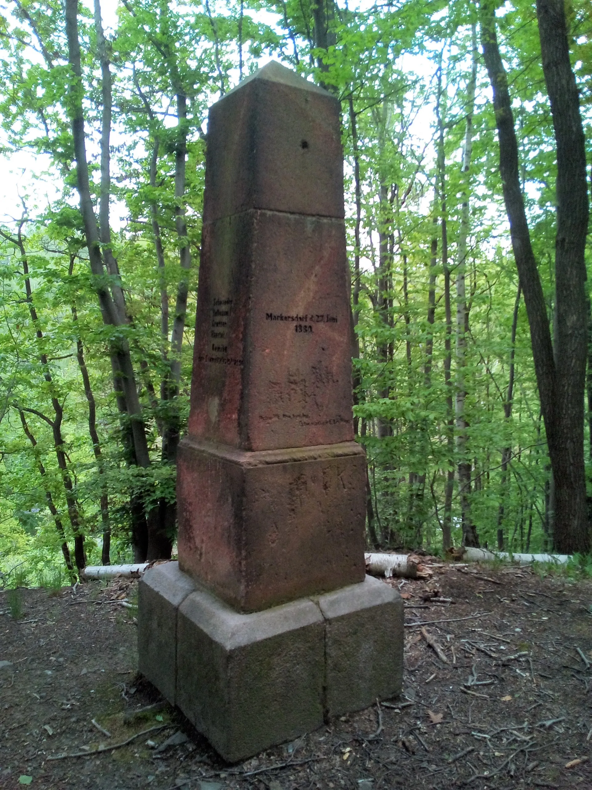 Photo showing: Markersdorf, Obelisk Bau der Chemnitztalstraße