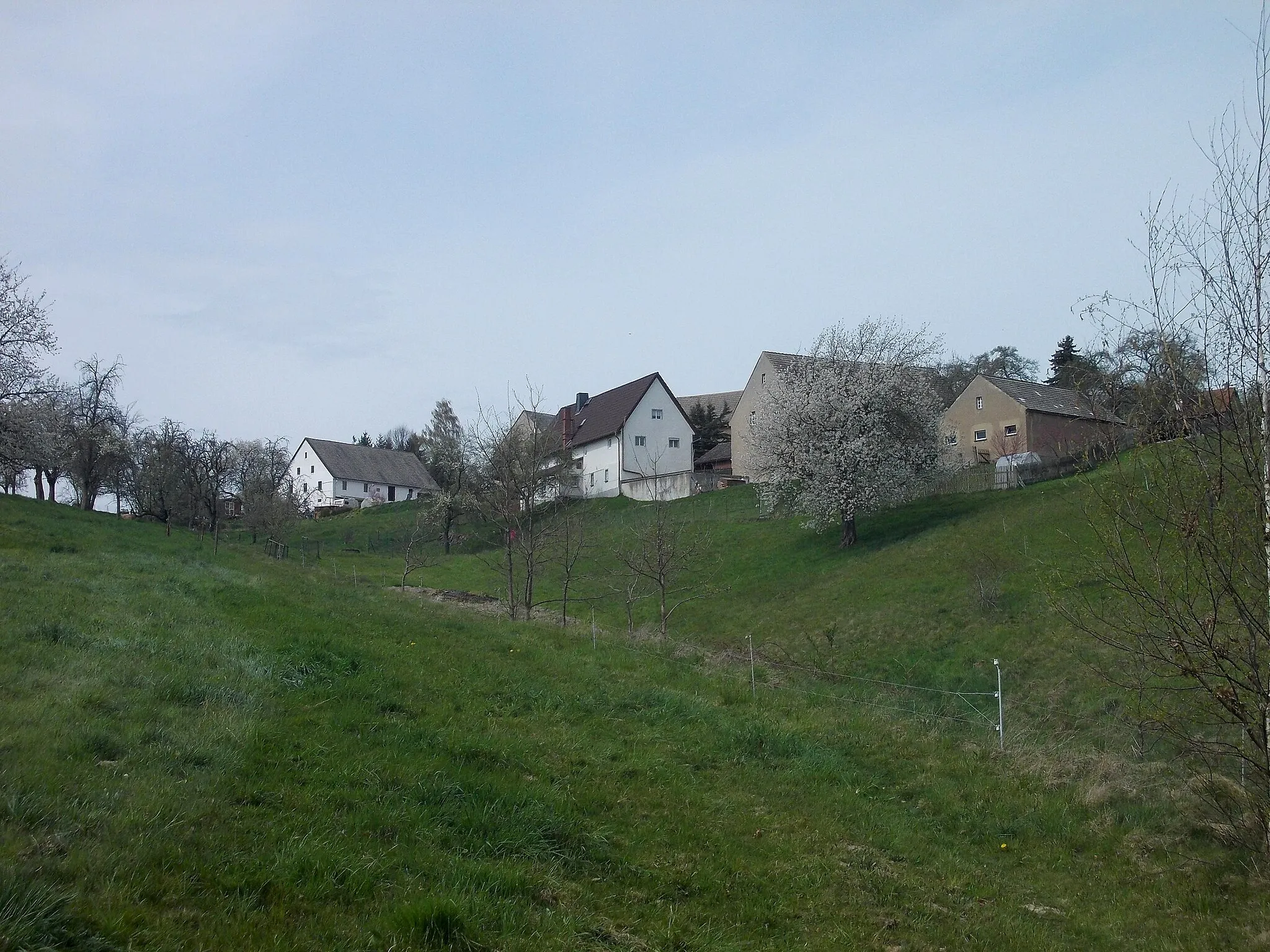 Photo showing: View of Göhren (Wechselburg, mittelsachsen district, Saxony) from the hiking path