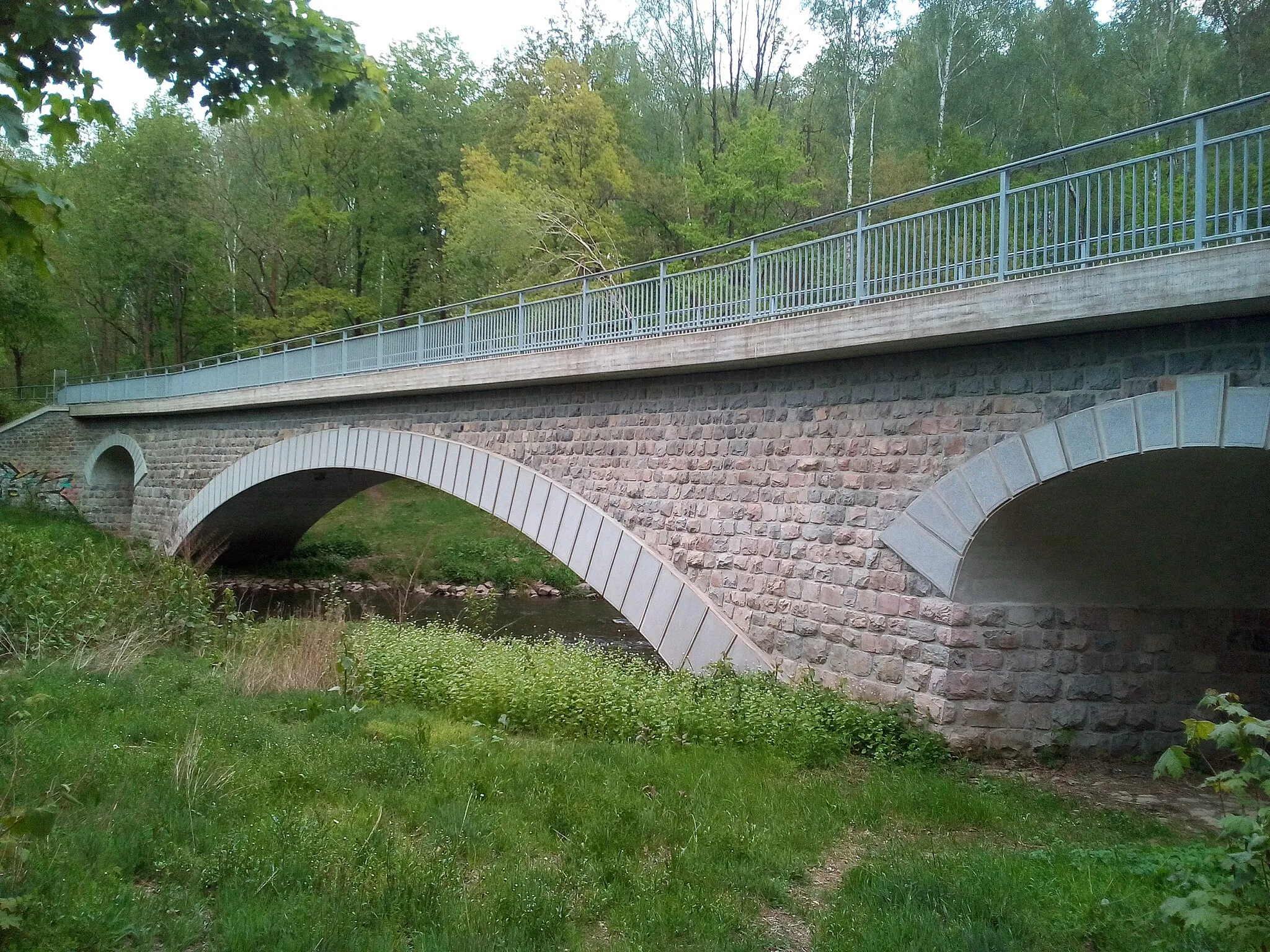 Photo showing: Eisenbahnviadukt Markersdorf–Taura