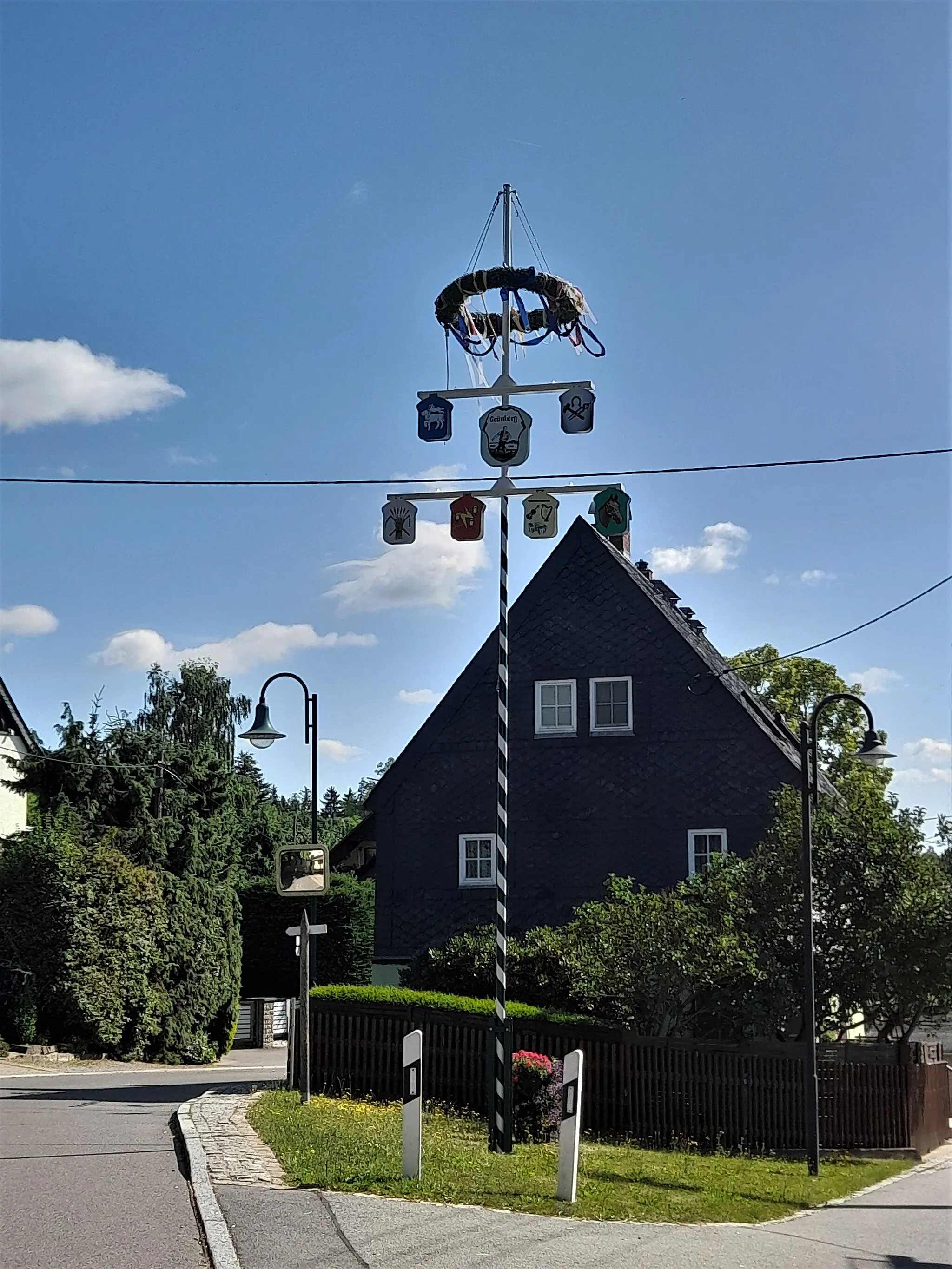 Photo showing: Maibaum Grünberg (Augustusburg)