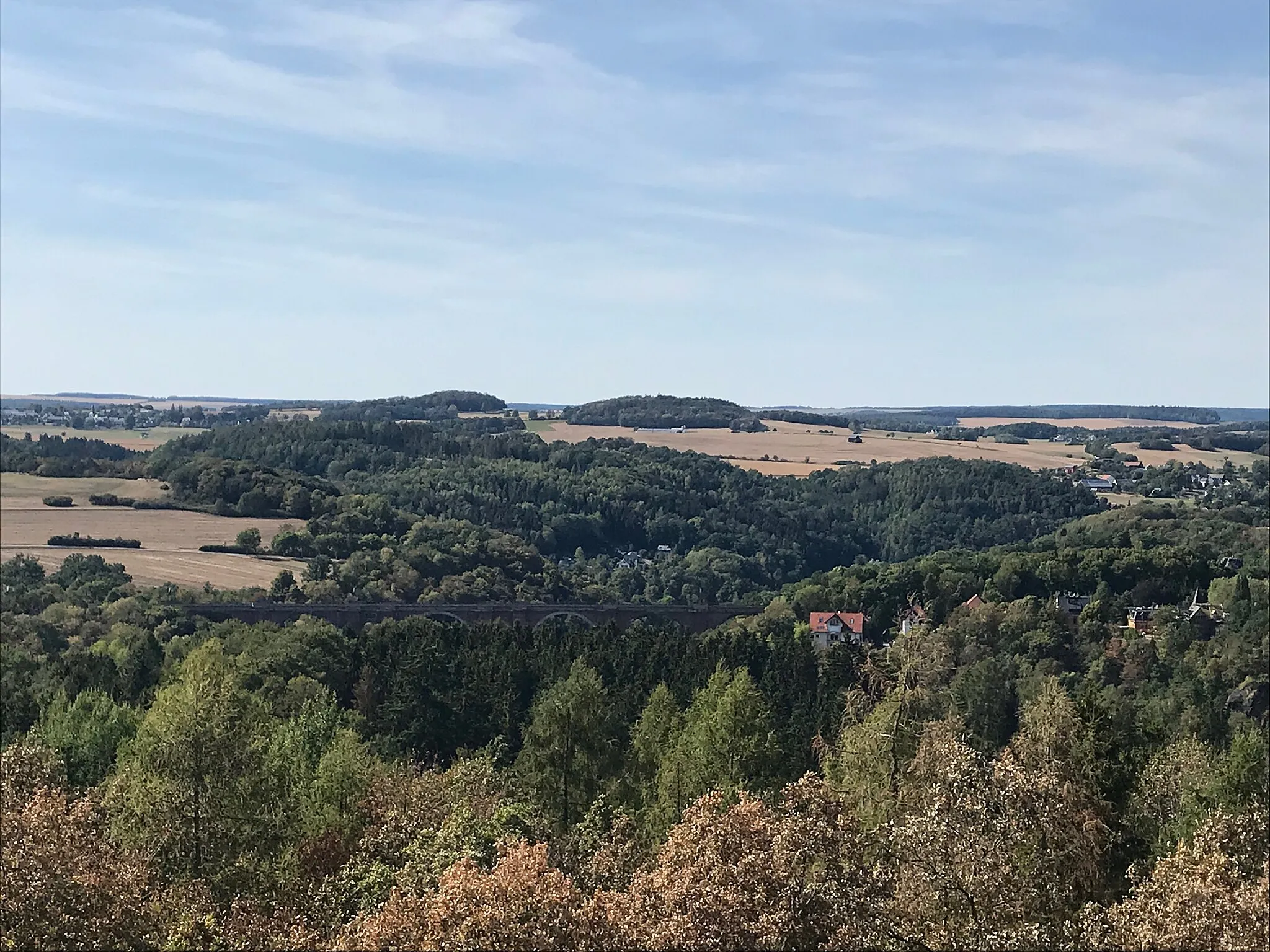 Photo showing: Blick vom Mosenturm auf Elstertalbrücke und Bahnhof Jocketa