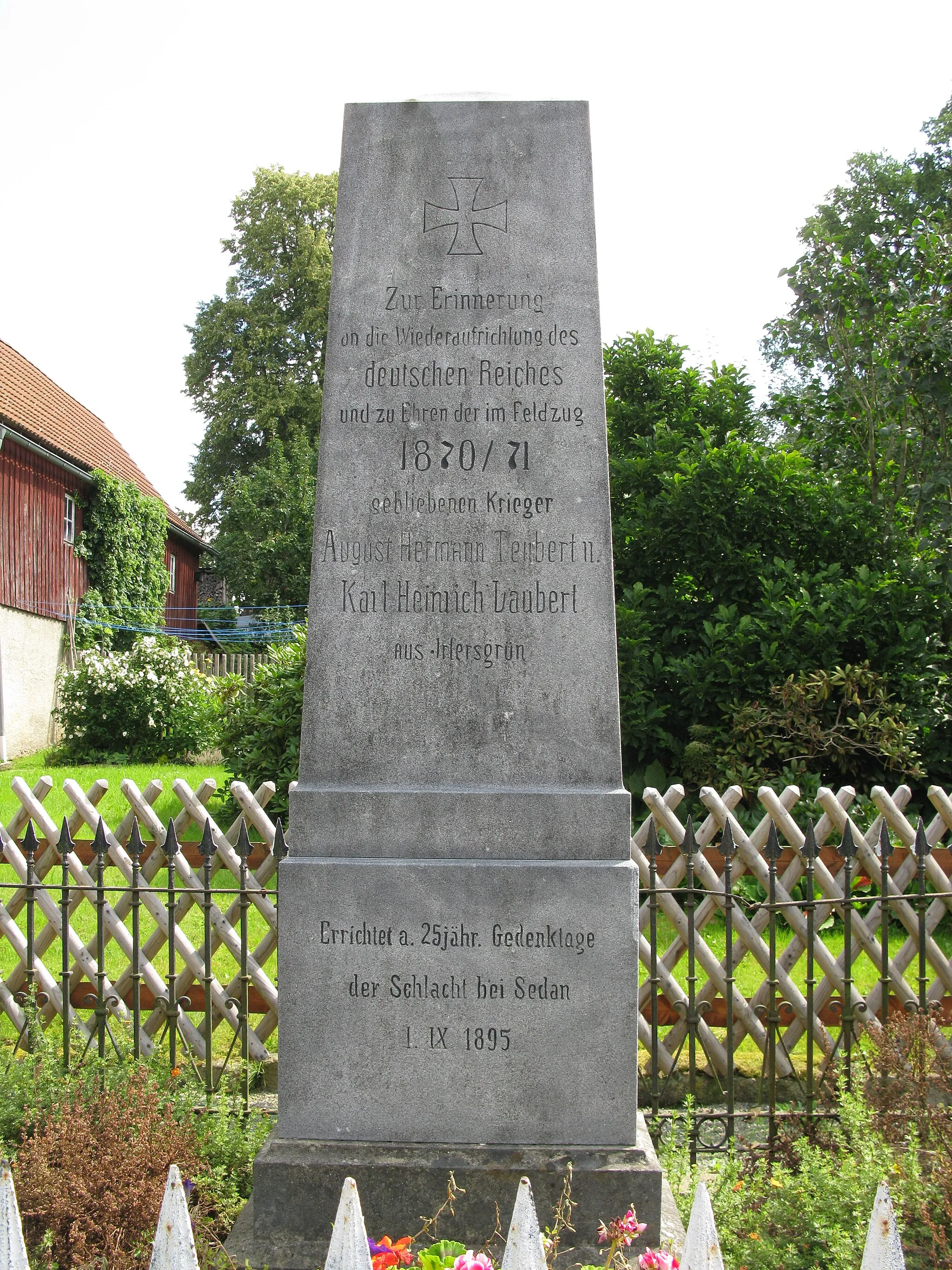 Photo showing: Lengenfeld (Vogtland): Kriegerdenkmal im Ortsteil Irfersgrün