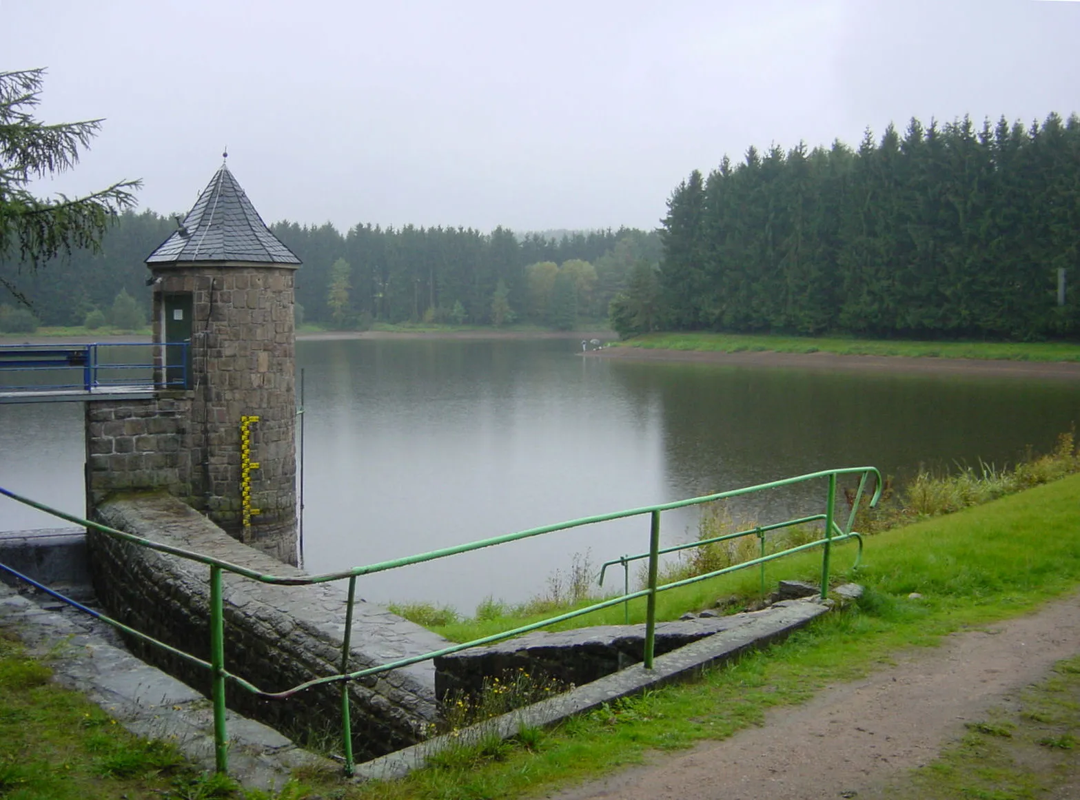 Photo showing: Wolfersgruen dam and reservoir, Saxonia, Germany