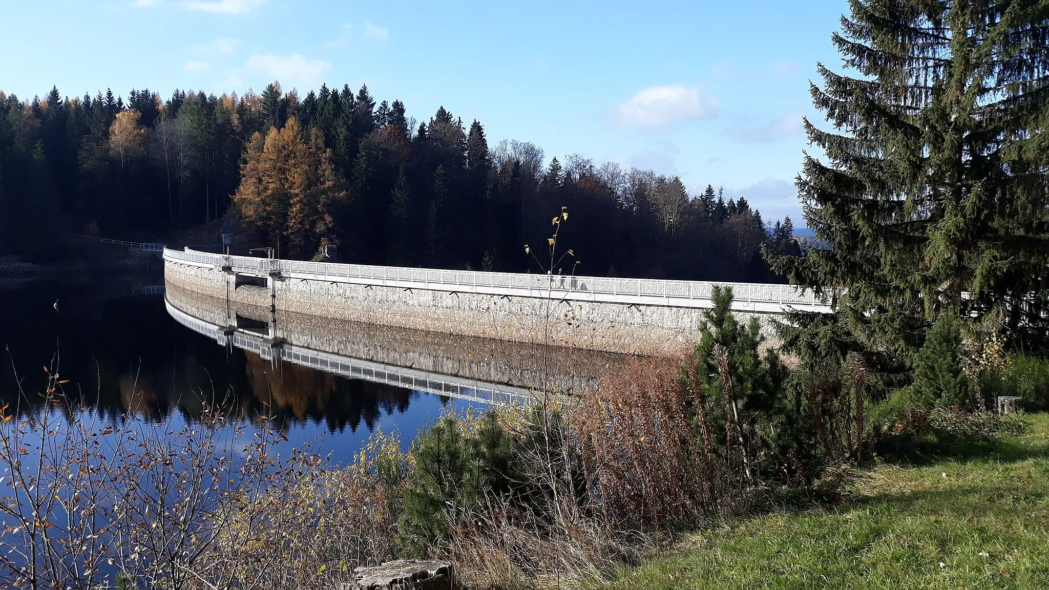 Photo showing: Staumauer der Talsperre Sosa