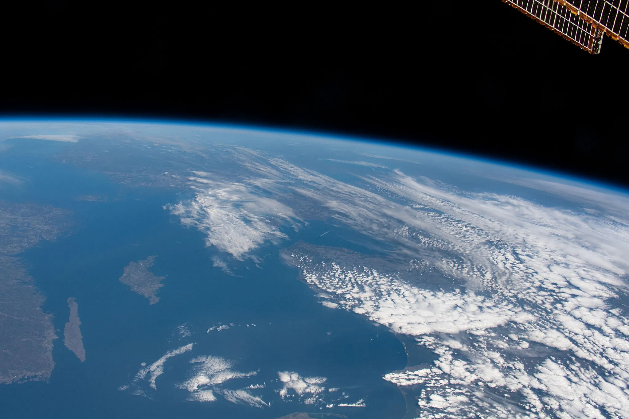 Photo showing: View of Earth taken during ISS Expedition 65.