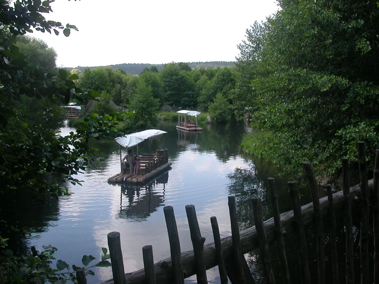 Photo showing: Flossfahrt im Freizeitpark Plohn