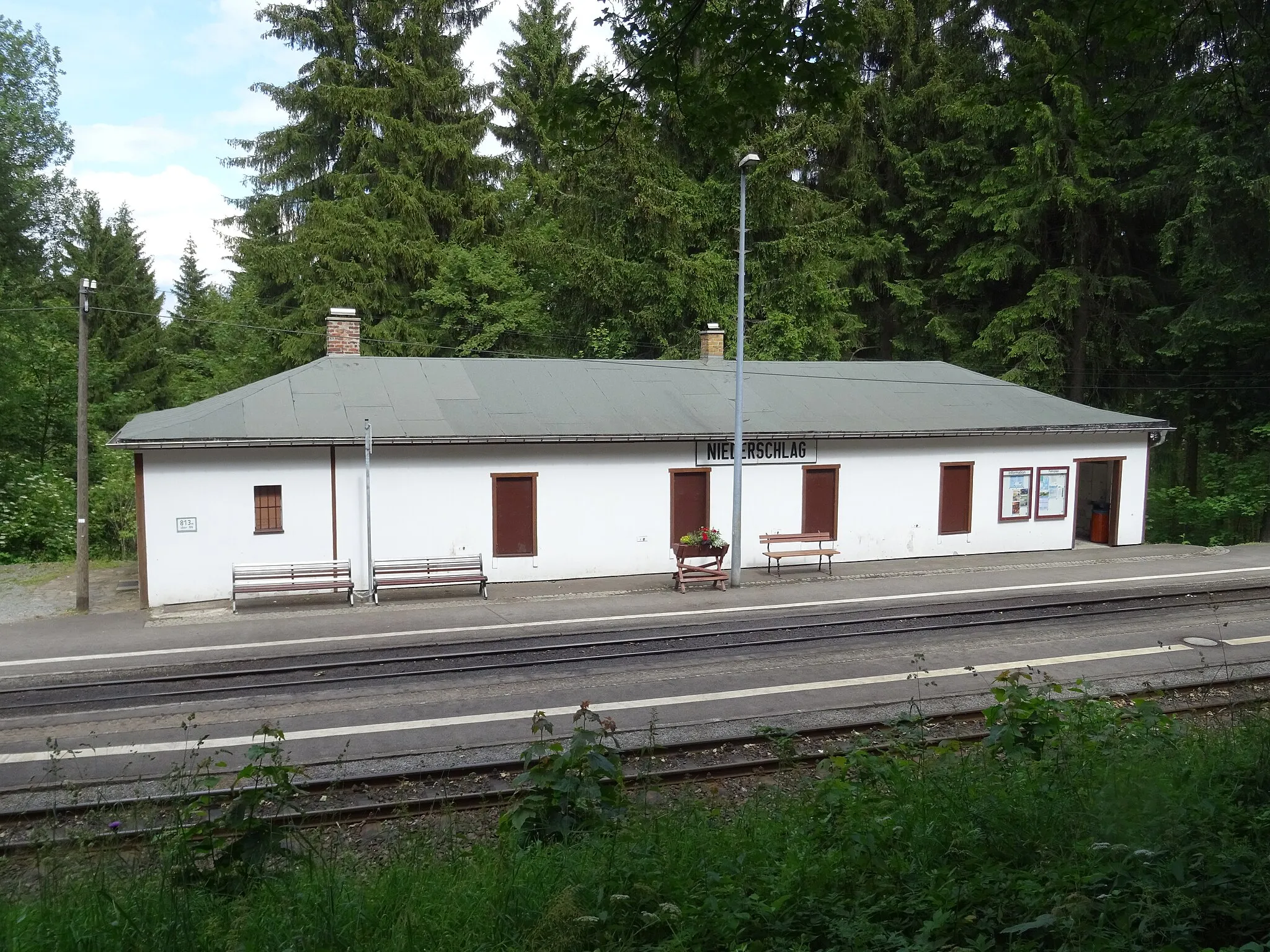 Photo showing: Kreuzungsbahnhof Niederschlag der Fichtelbergbahn Cranzahl nach Oberwiesenthal.