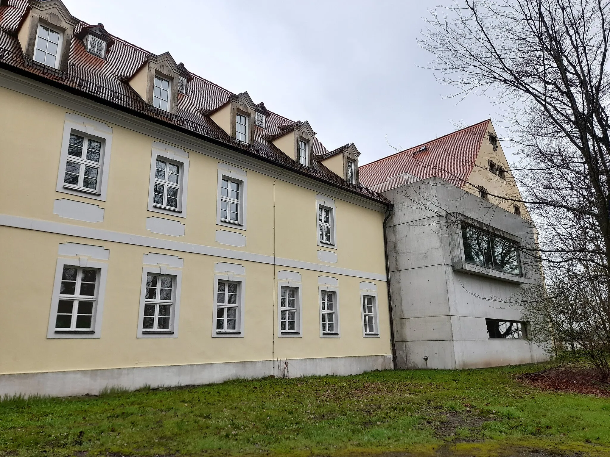 Photo showing: Schloss Planitz, Außenansicht der Seitengebäude