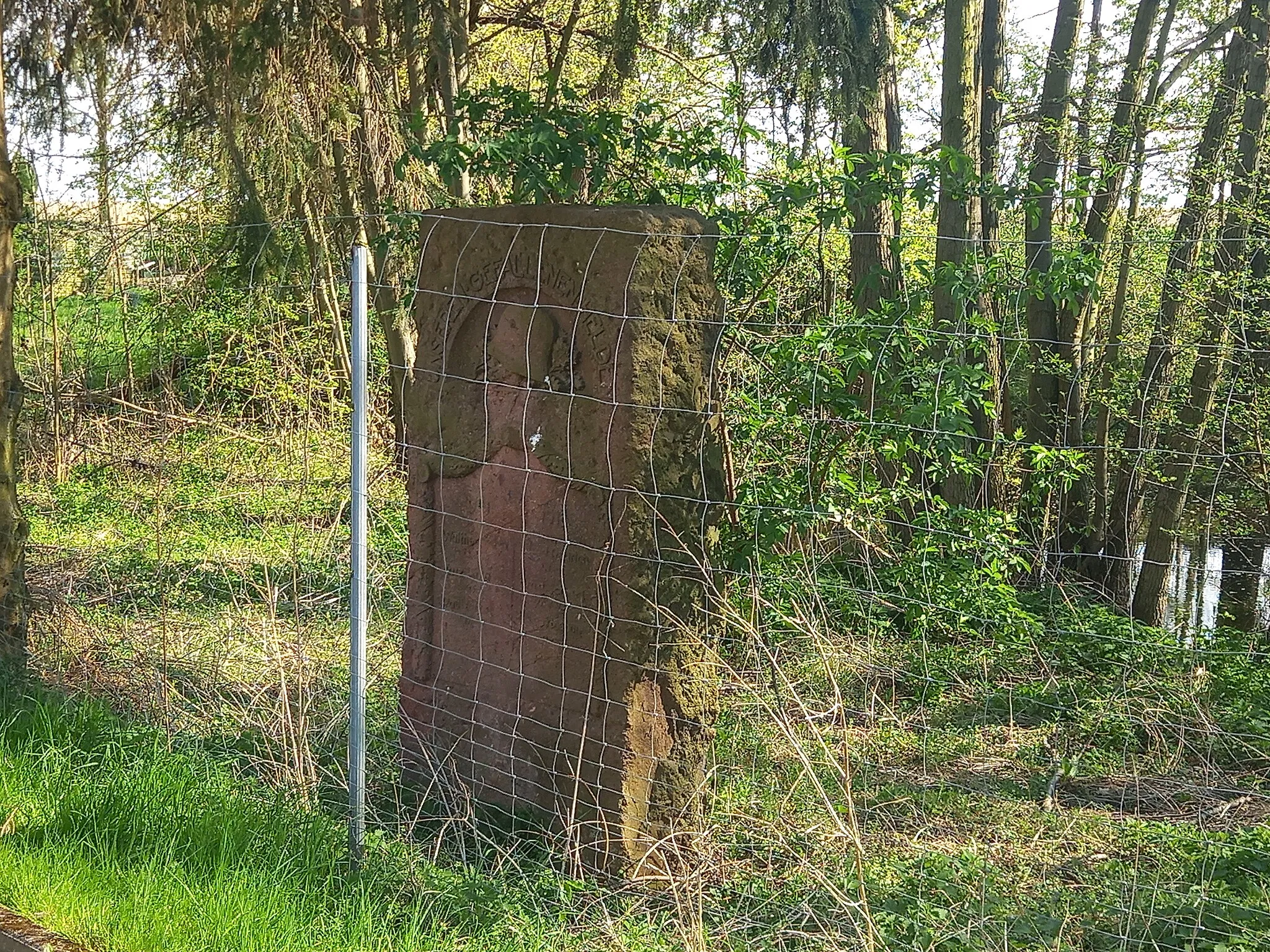 Photo showing: Kriegerdenkmal für die Gefallenen des Ersten Weltkrieges, Töllschütz (Ostrau) in Mittelsachsen