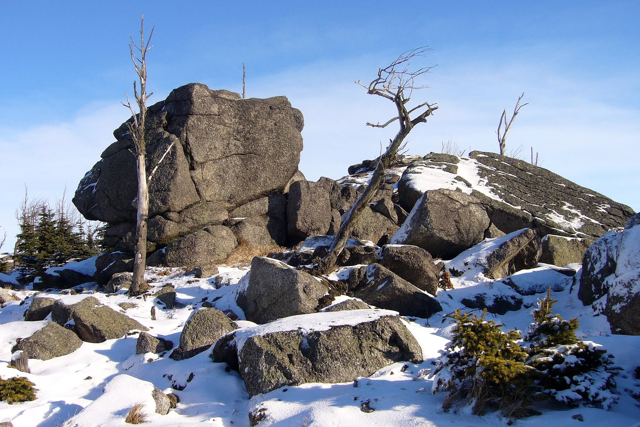 Photo showing: Nejvyšší část skalního útvaru