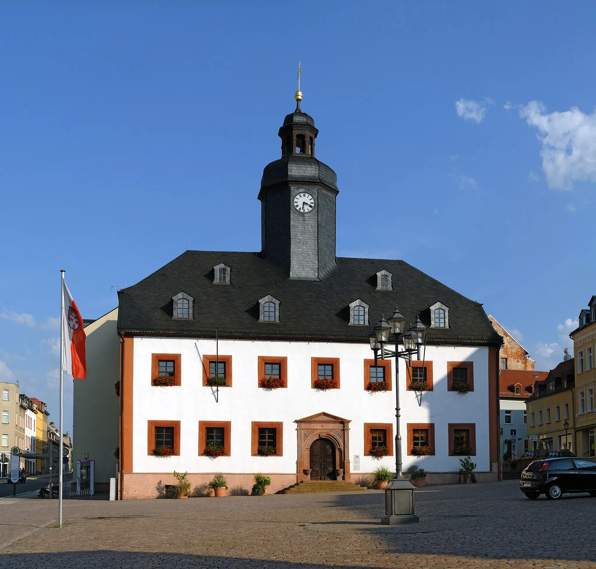 Photo showing: This image shows the market with the historical town hall in Meerane, Germany. It is a nine segment panoramic image.