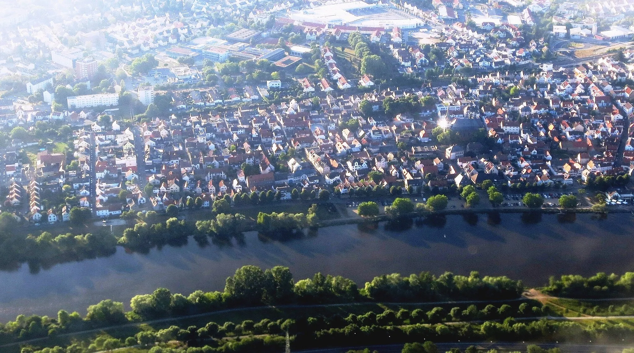 Photo showing: Aerial view over a little part of Flörsheim municipality, on Main river, Germany