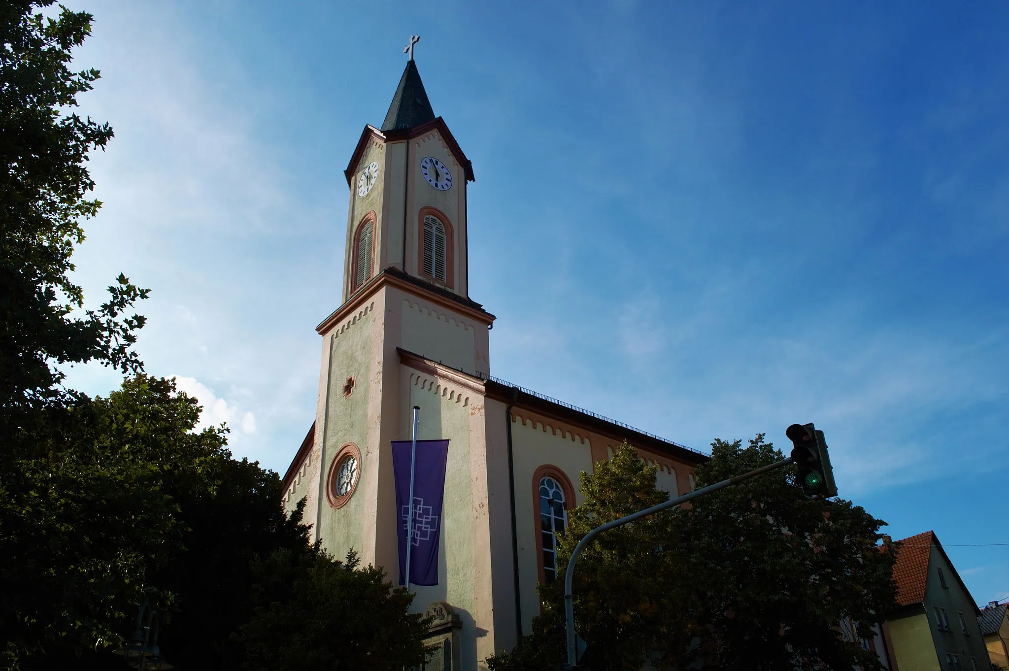 Photo showing: Kirche Eschbach von schräg-unten
