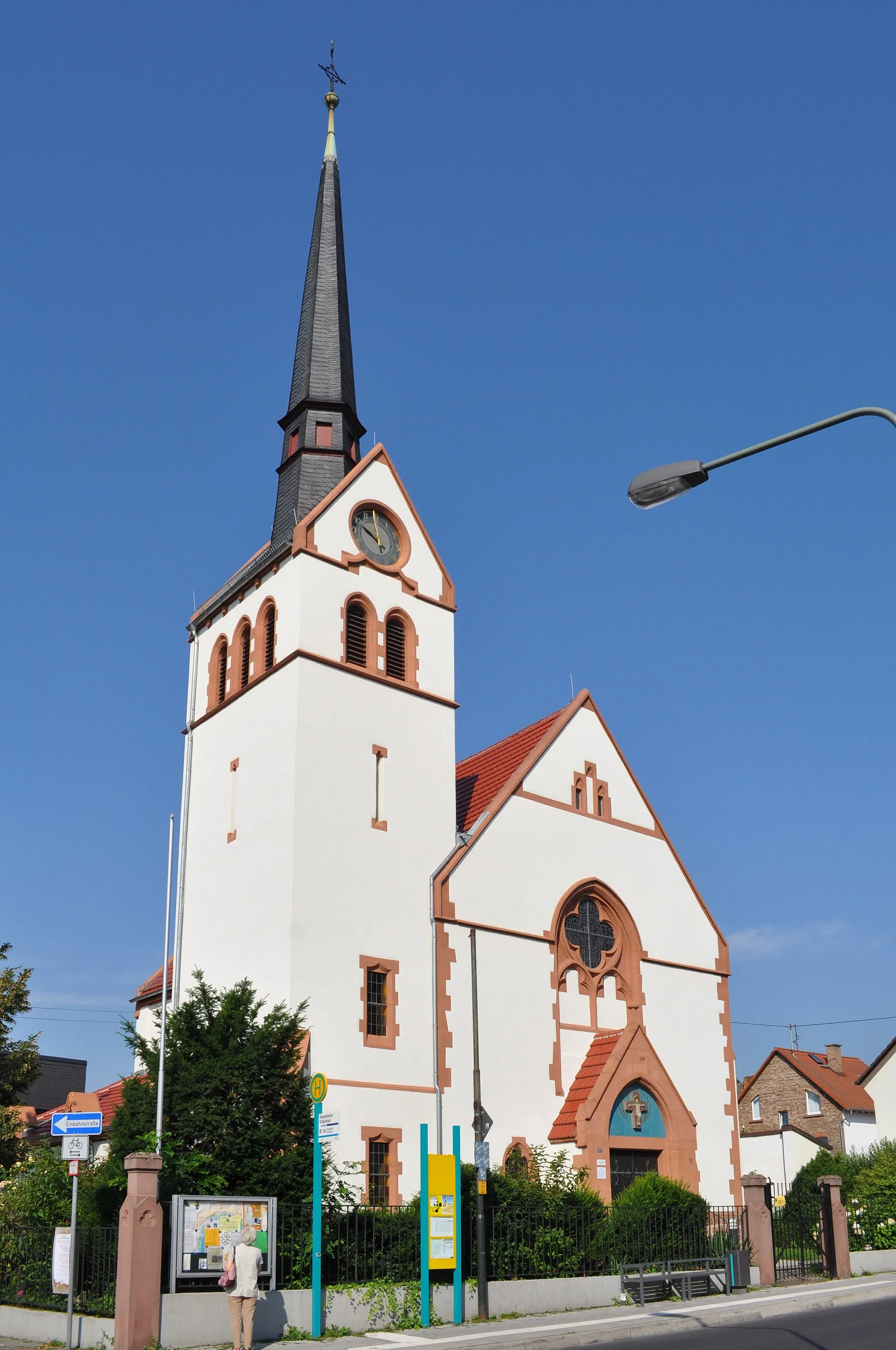 Photo showing: Evangelische Kirche in Sossenheim. Das denkmalgeschützte Haus wurde ab 1897 erbaut.
