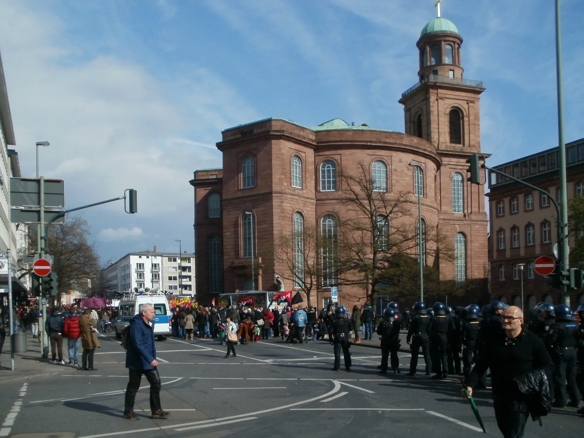 Photo showing: M31 demonstration in Frankfurt am Main vor der Paulskirche