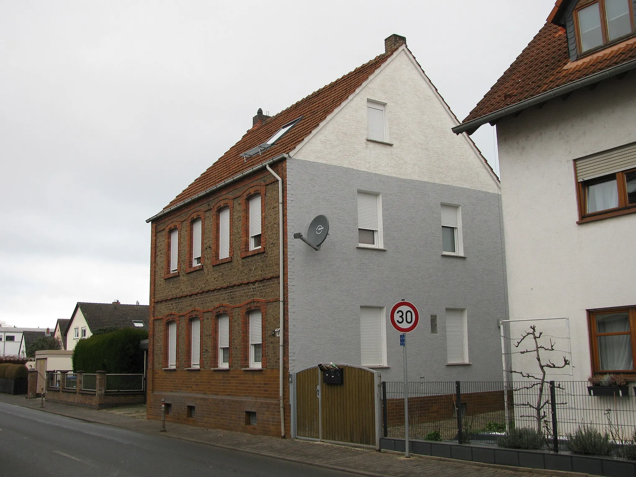 Photo showing: das Haus Bahnhofstraße 50 in Eddersheim