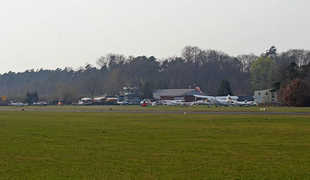 Photo showing: Flugplatz Aschaffenburg (Großostheim-Ringheim)