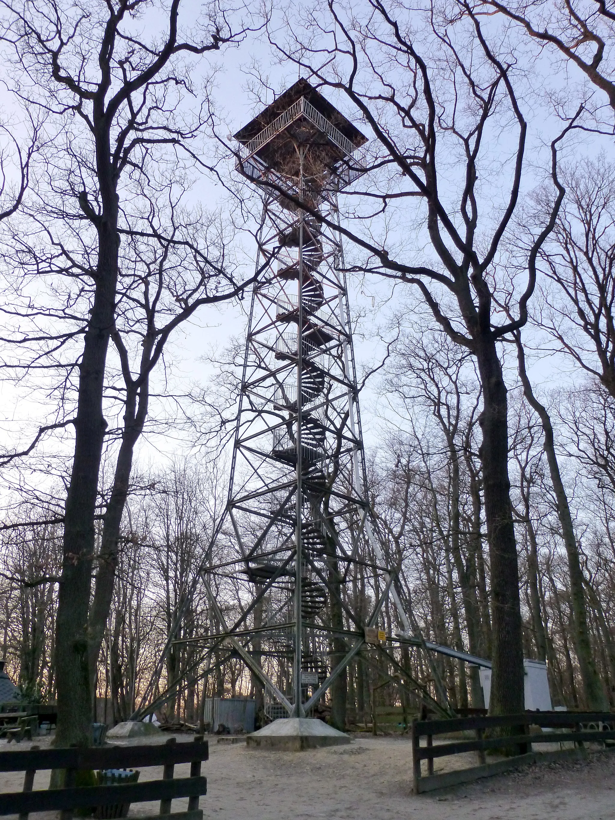 Photo showing: Meisterturm auf dem Kapellenberg bei Hofheim am Taunus