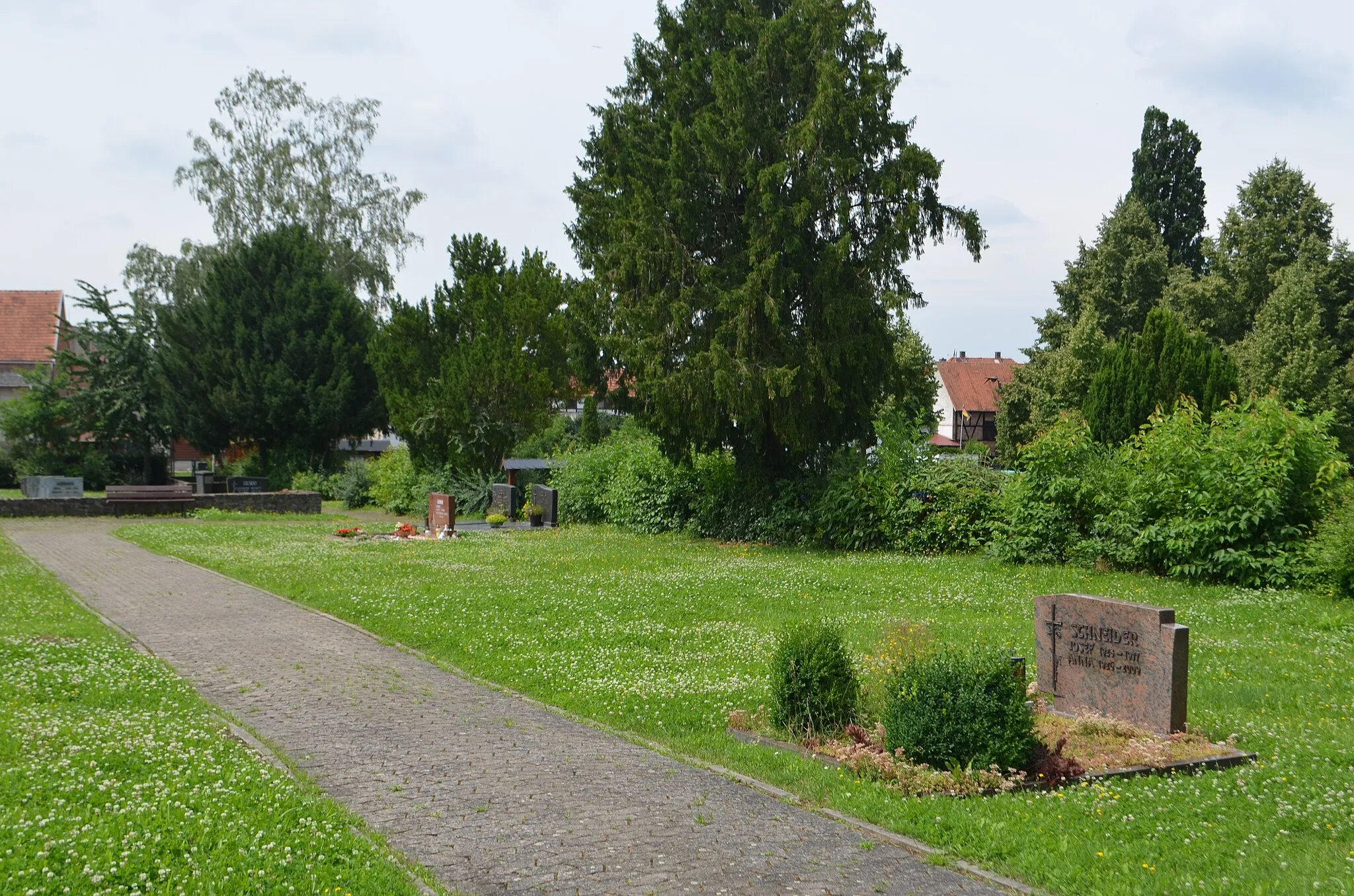 Photo showing: Nieder-Florstadt, Alter Friedhof