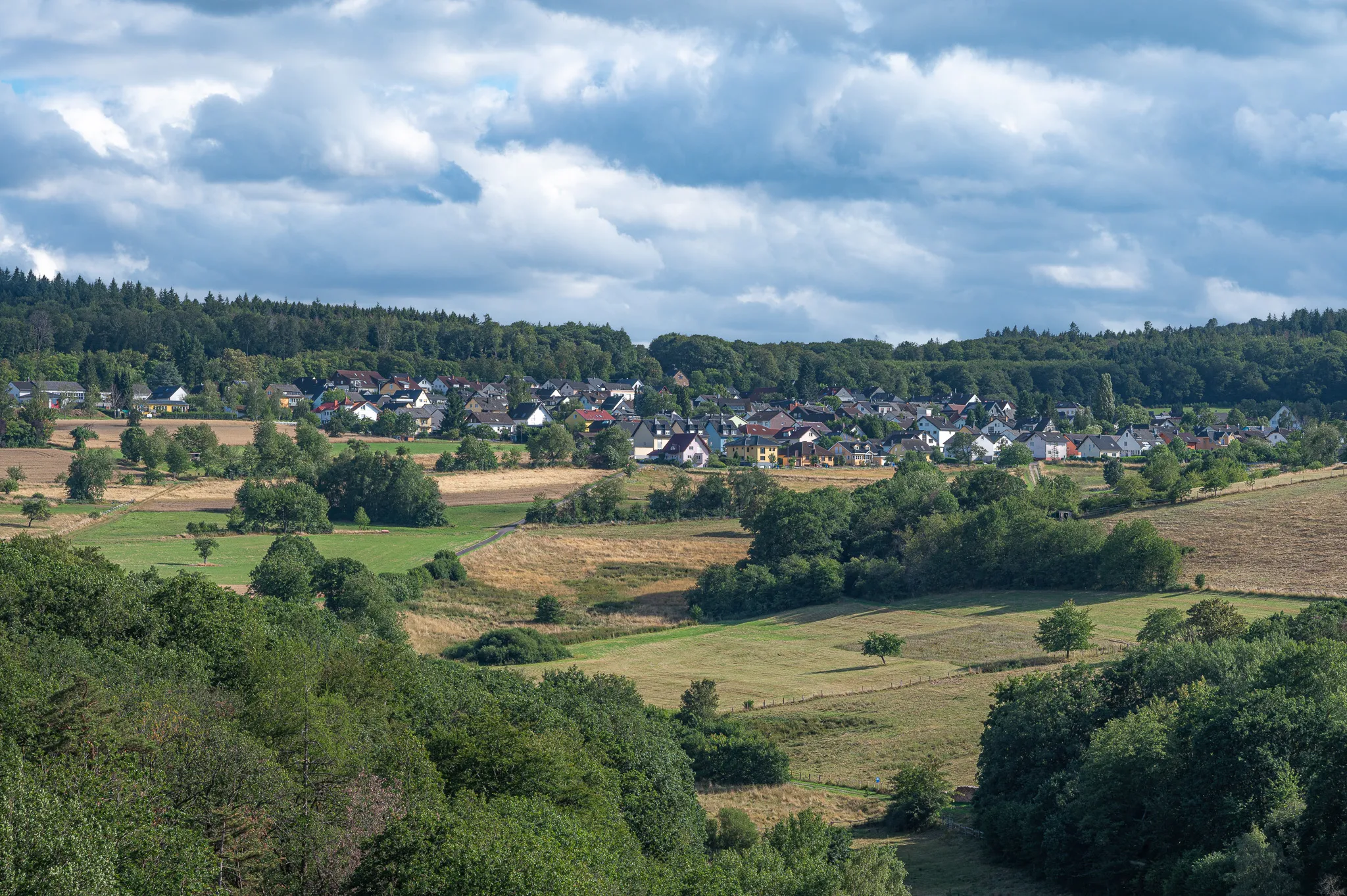 Photo showing: Blick auf Hausen vor der Höhe, fotografiert im Juli 2023 von Norden aus