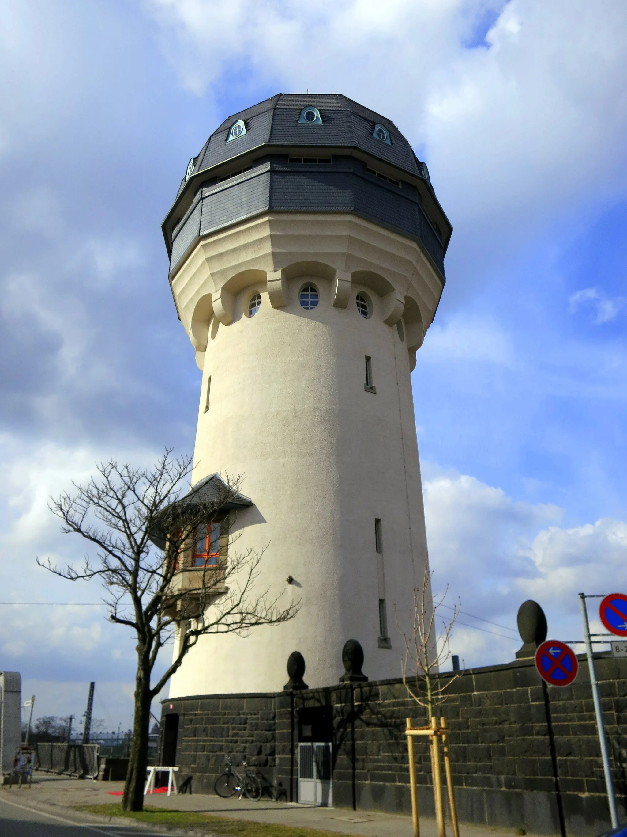 Photo showing: Water tower in the Bismarkstreet.