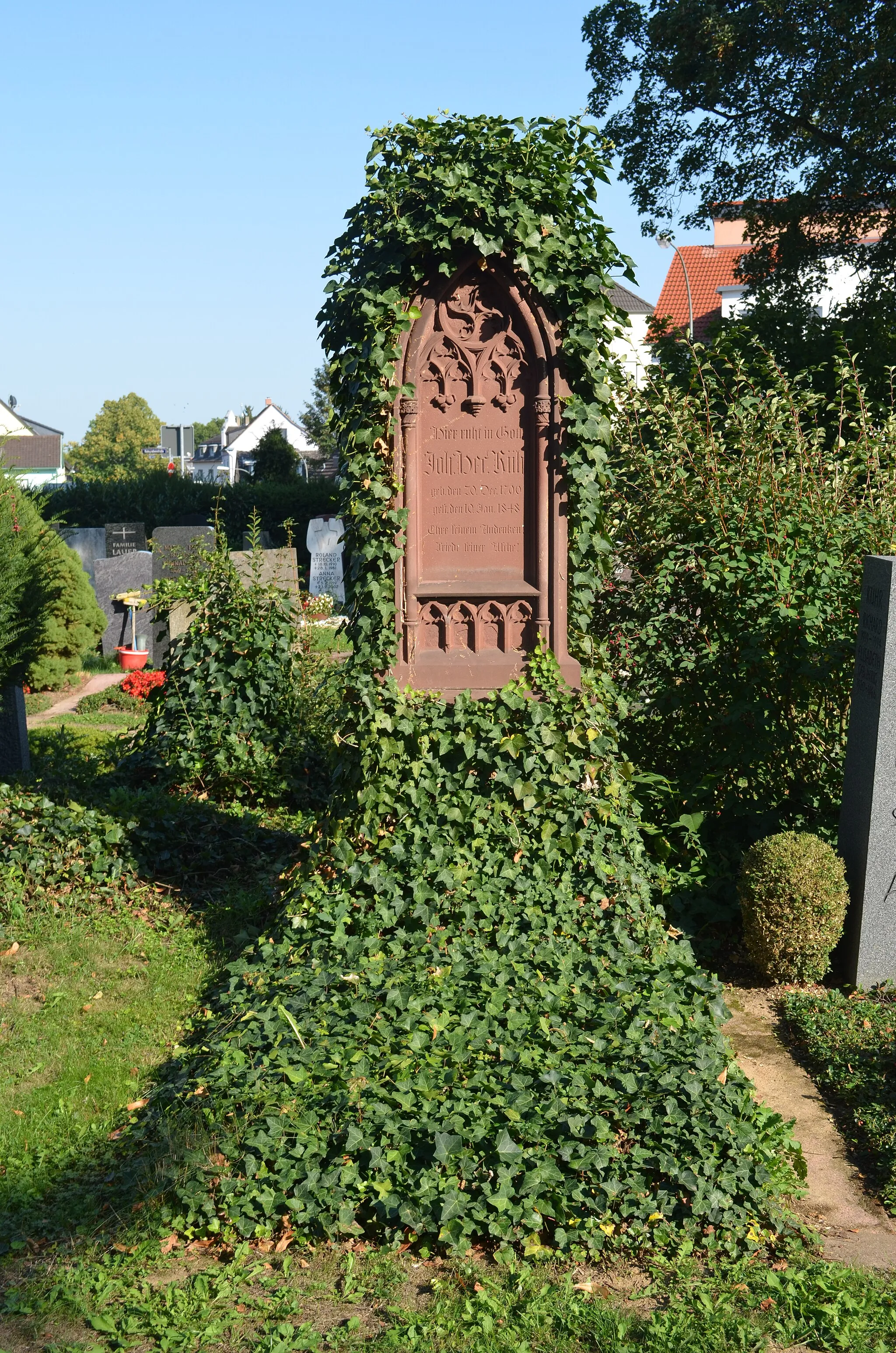 Photo showing: Praunheim, Friedhof, Grab Frl 192 Rühl