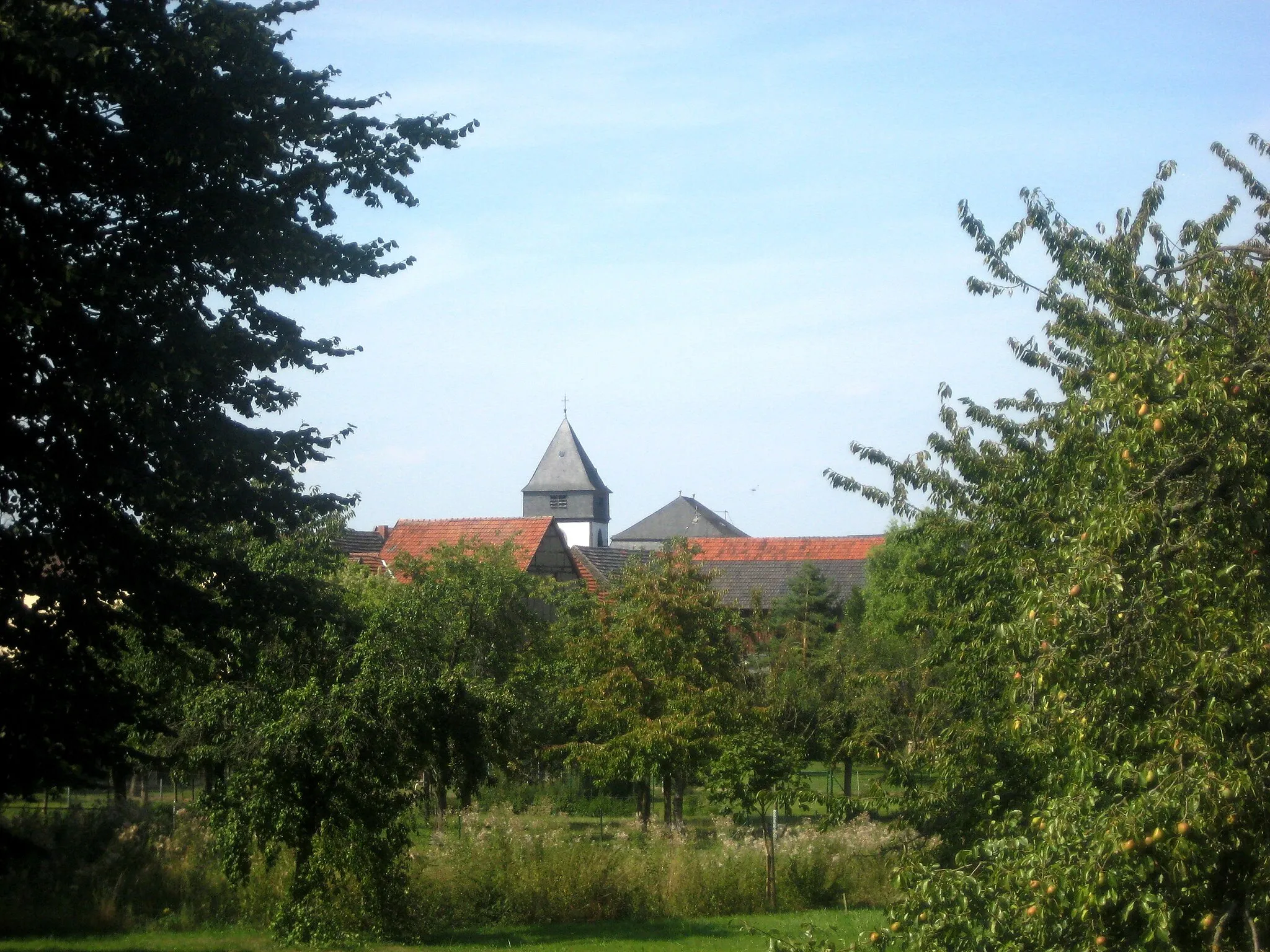 Photo showing: Blick auf Langsdorf von Hungen kommend