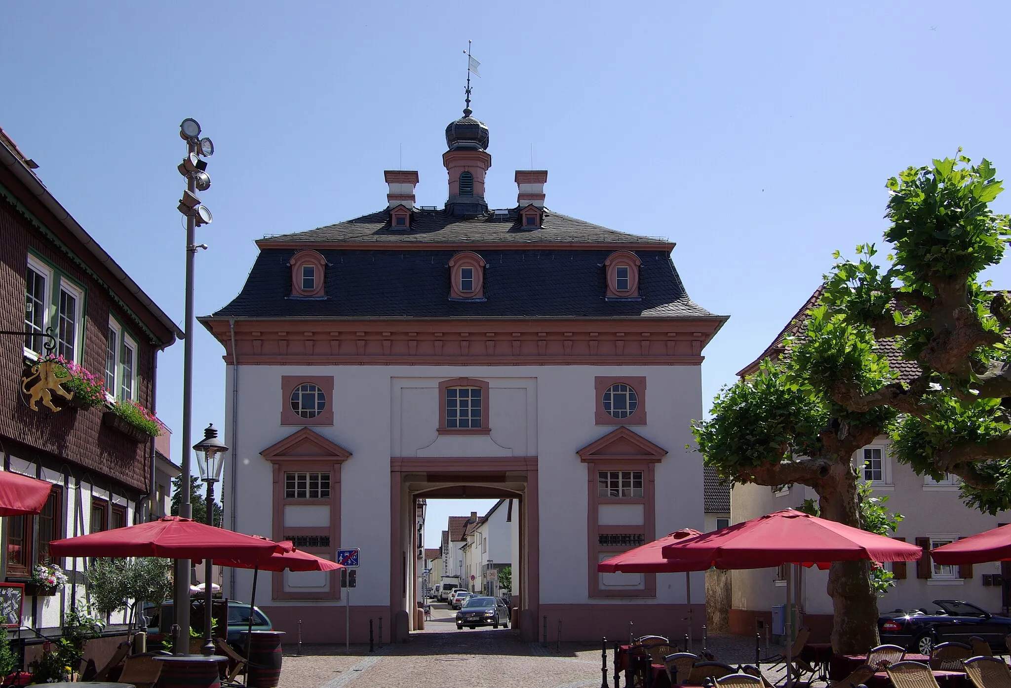 Photo showing: Heusenstamm, Torbau