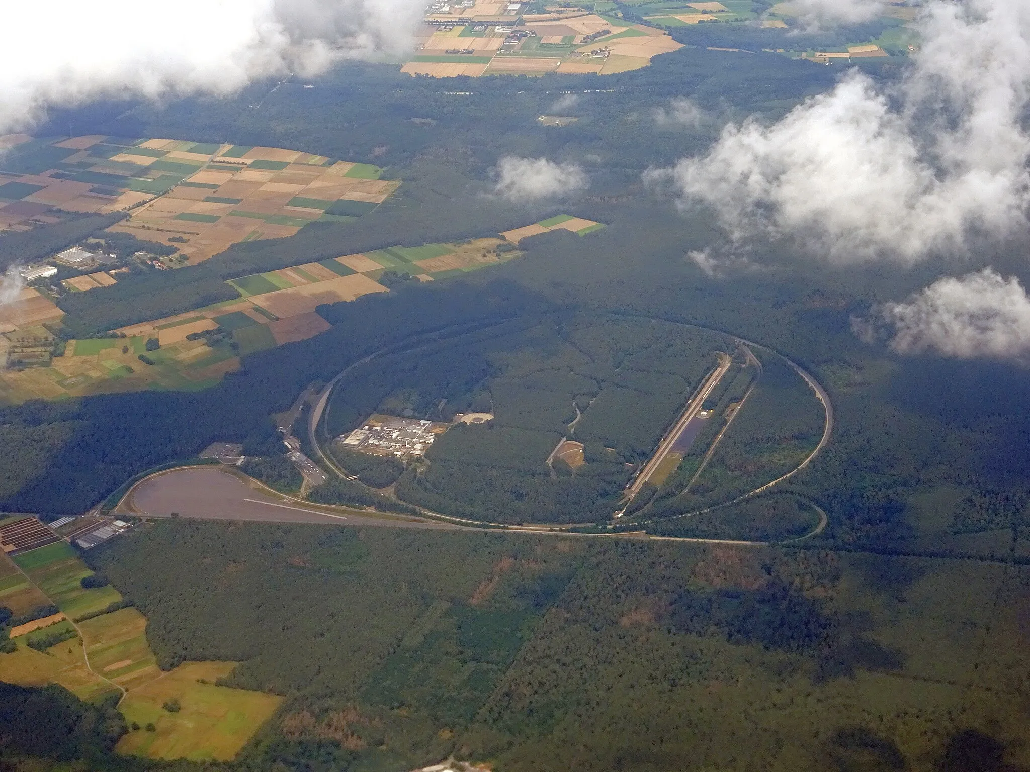 Photo showing: The Segula Technologies test site in Rodgau-Dudenhofen, built by Opel in 2014. The photo was taken during a flight from Naples to Frankfurt/Main with a passenger aircraft on approach to Frankfurt/Main Airport.