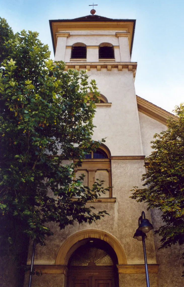 Photo showing: Die Vorderseite der Laurentiuskirche in Mannheim-Käfertal, erbaut 1817-22 im Weinbrenner-Stil nach Entwurf von Friedrich Dyckerhoff. Eine für Baden typische Kirche der Stilepoche des Klassizismus.