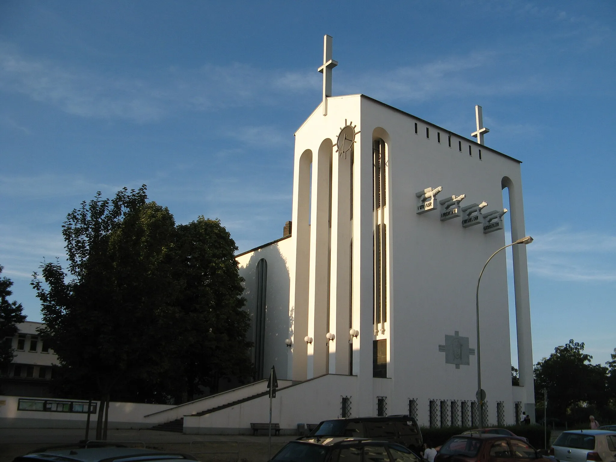 Photo showing: Holy Cross Church in Frankfurt am Main-Bornheim