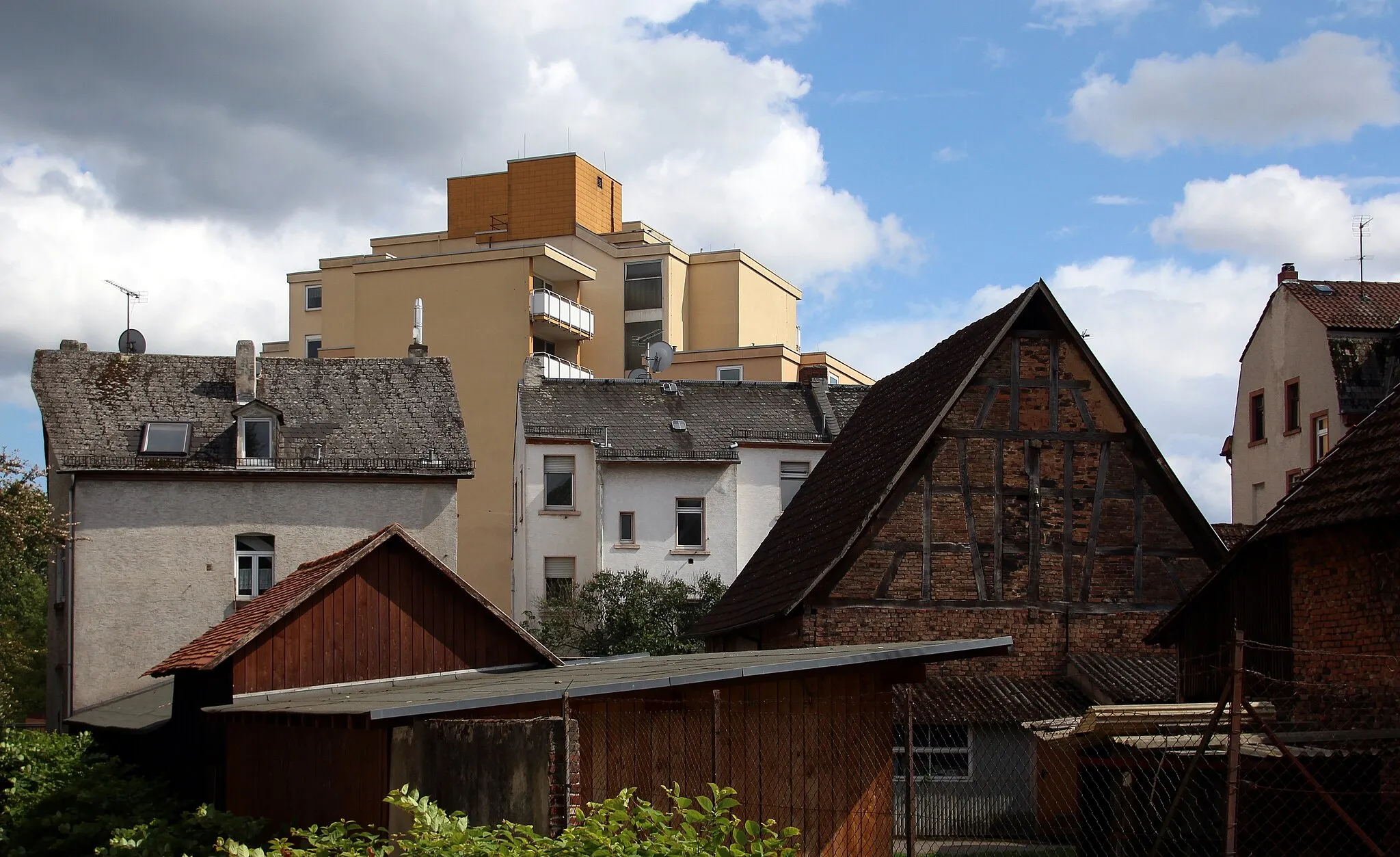 Photo showing: Alter Ortskern von Unterliederbach um den Liederbach