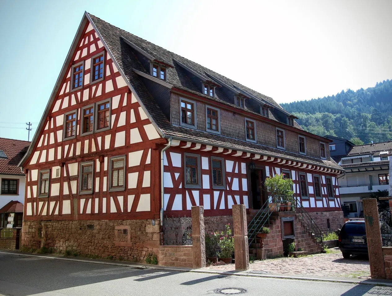 Photo showing: Heiligkreuzsteinach, Hotel Roter Löwe