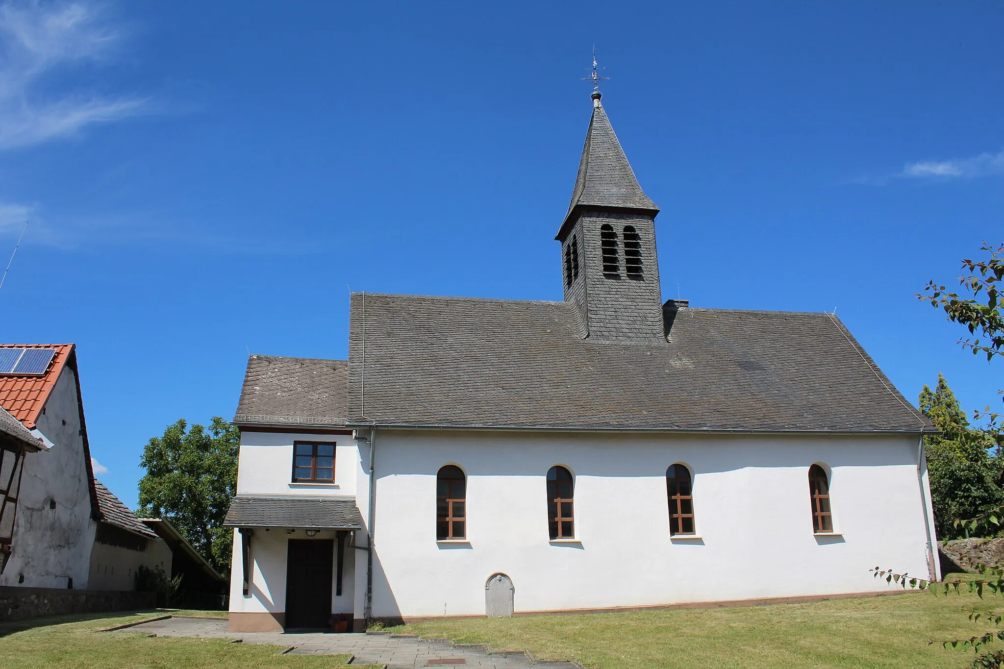 Photo showing: Evangelische Kirche Oberwetz, Gemeinde Schöffengrund, Hessen, Deutschland