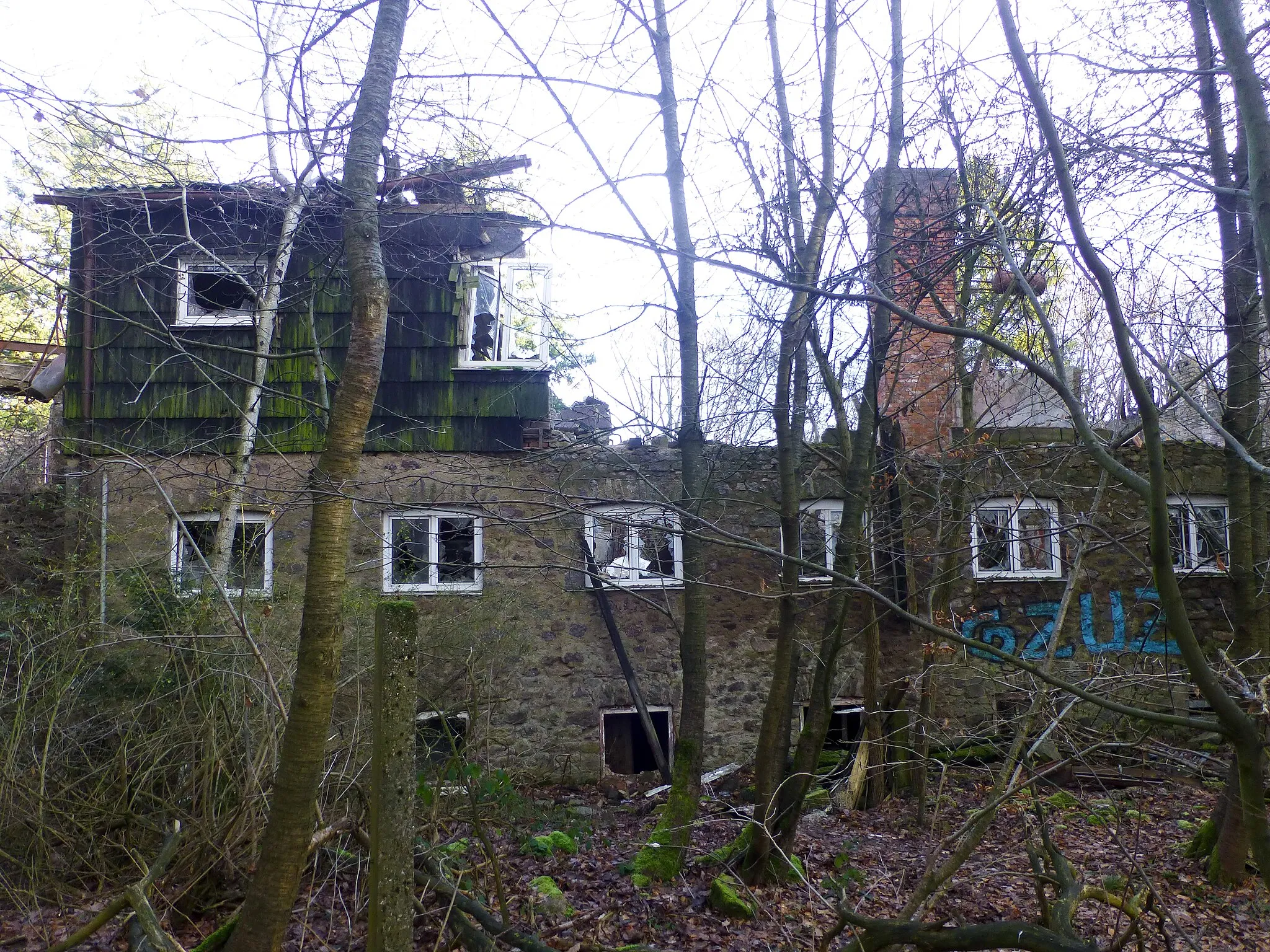 Photo showing: Ruine des Naturfreundehauses Rimdidim südwestlich von Fischbachtal-Meßbach