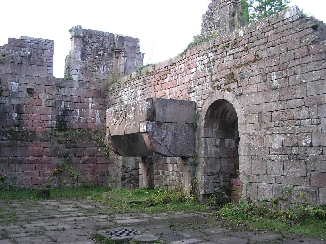 Photo showing: Burg Wildenberg Kamin