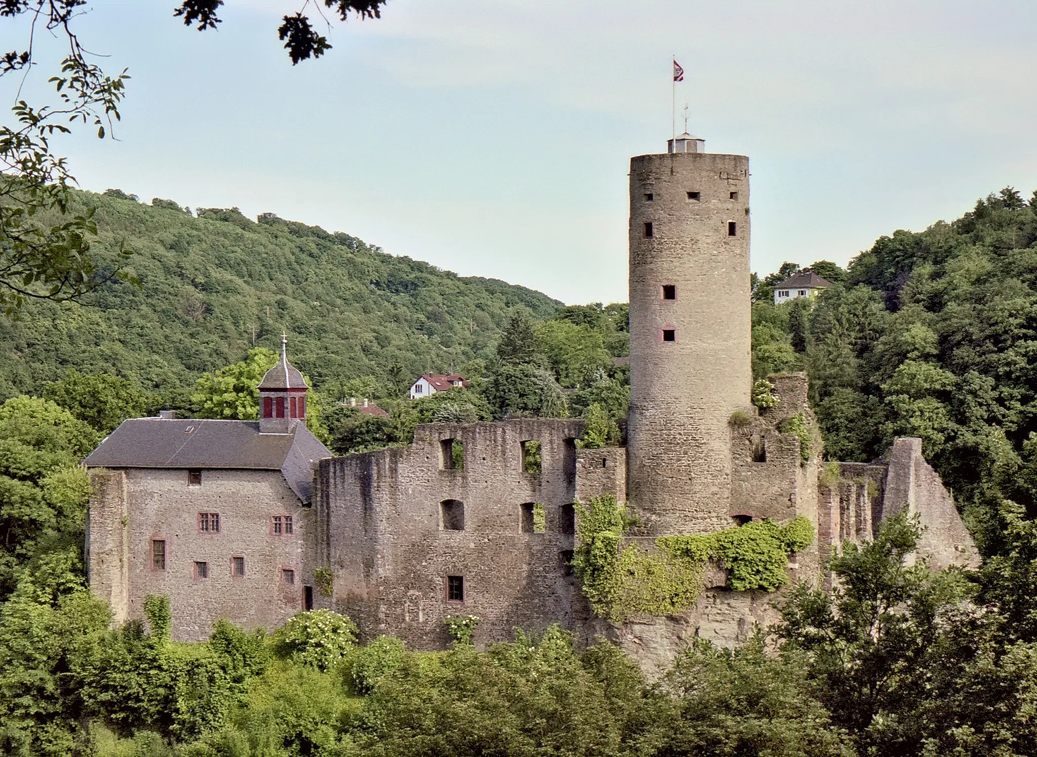 Photo showing: The Eppstein castle at Eppstein, Taunus, Germany. View from north-western direction.