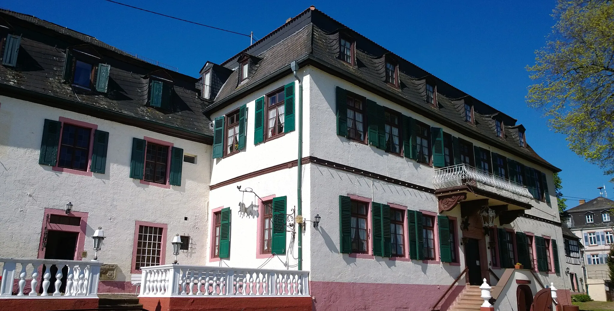 Photo showing: Schloss Günderrode: Ansicht von Südosten zum Haupthaus