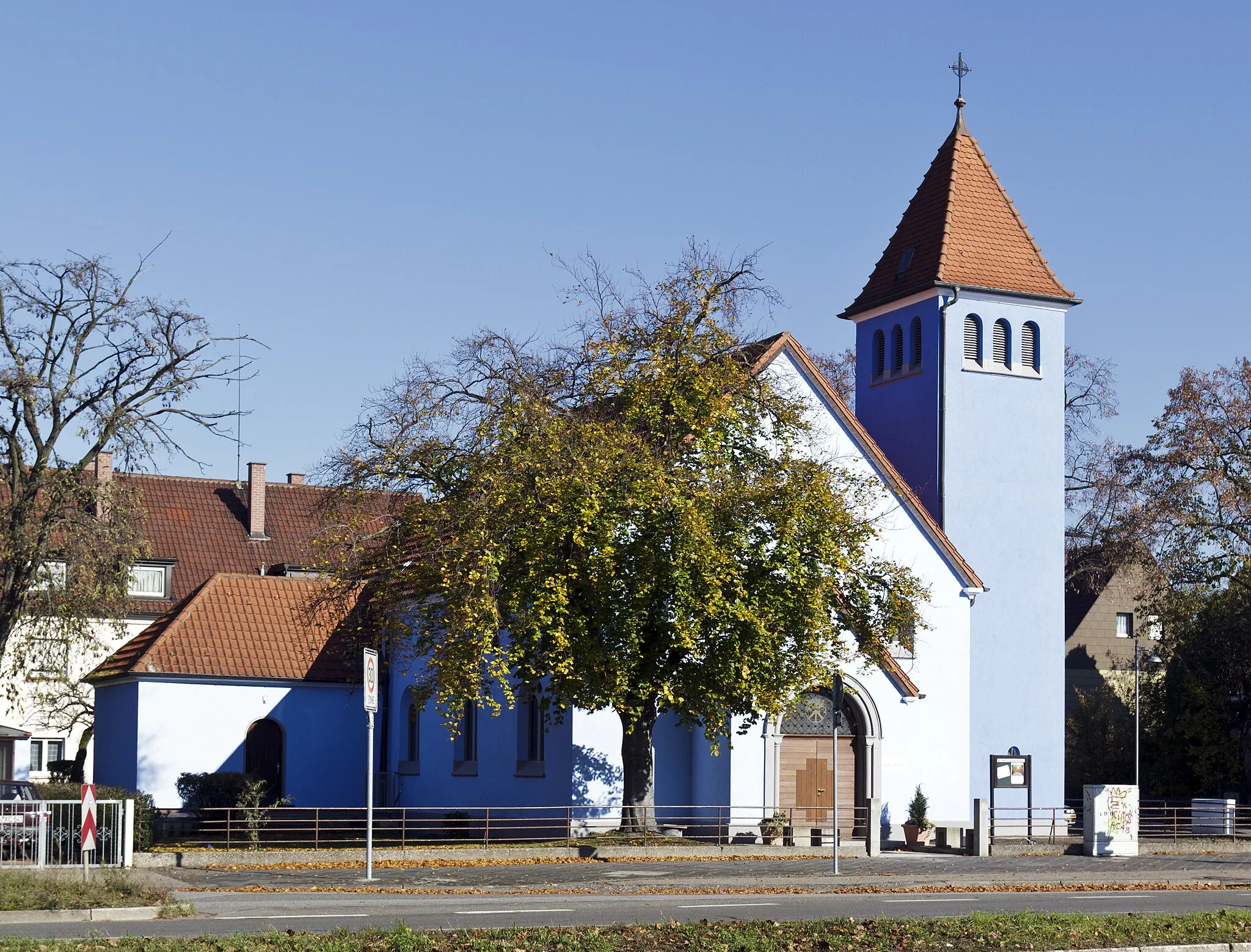 Photo showing: Mannheim-Gartenstadt, alt-katholische Erlöserkirche