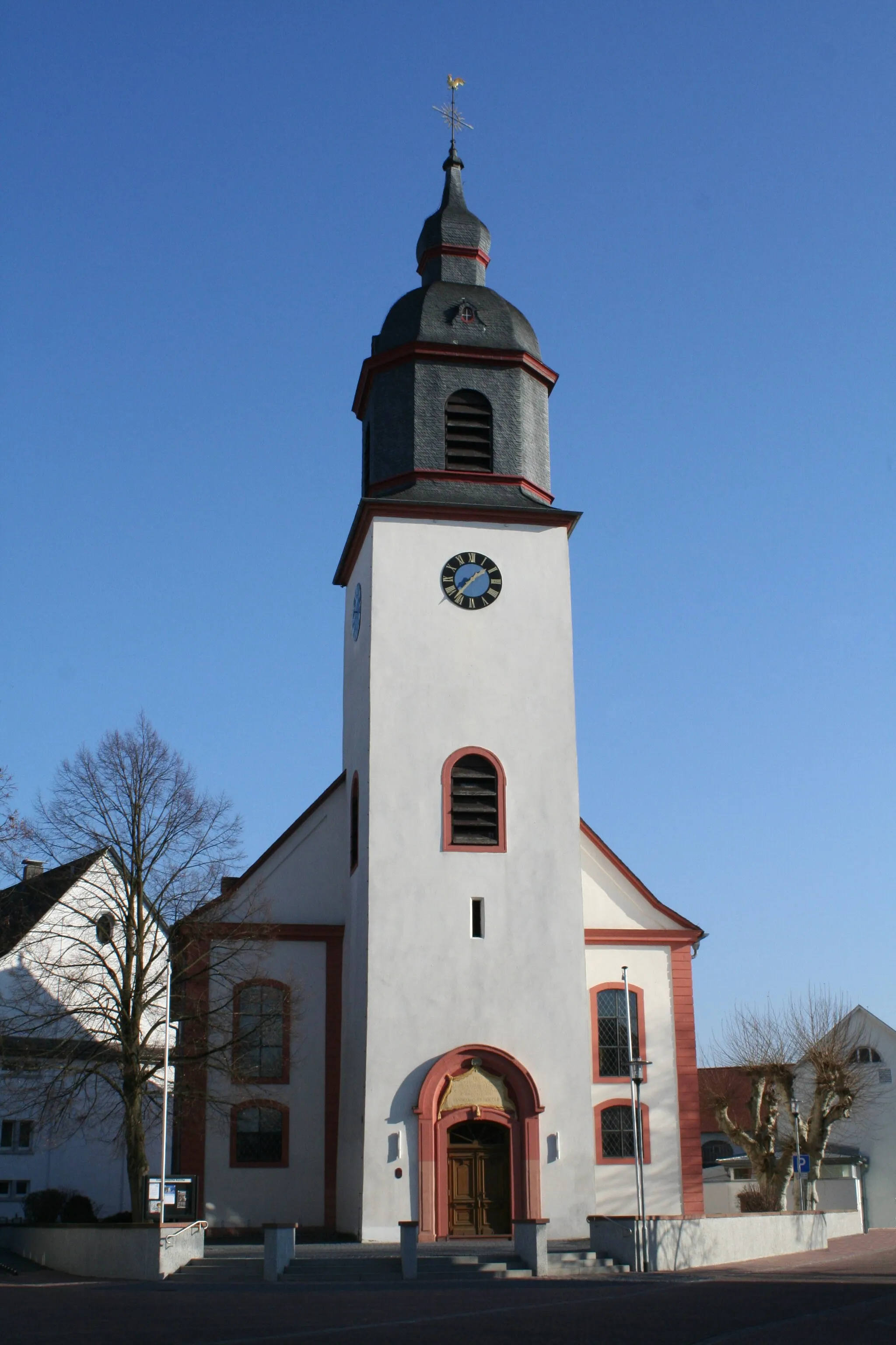 Photo showing: Die Evangelische Kirche in Pfungstadt.