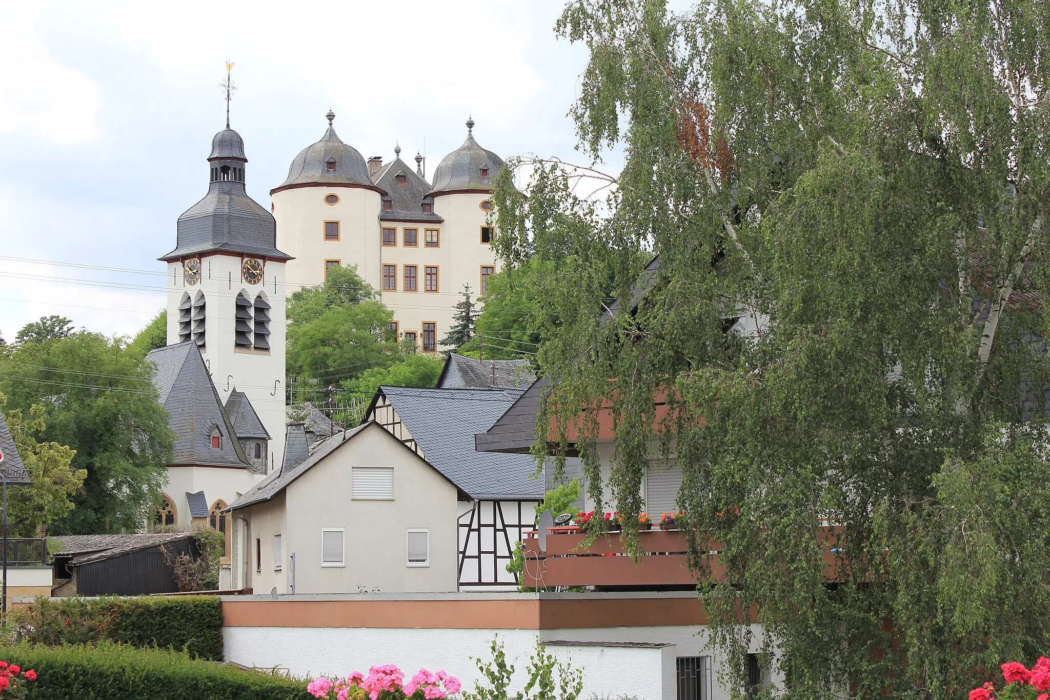 Photo showing: Gemünden Kirche und Schloss, Gemünden, Rhineland-Palatinate, Germany