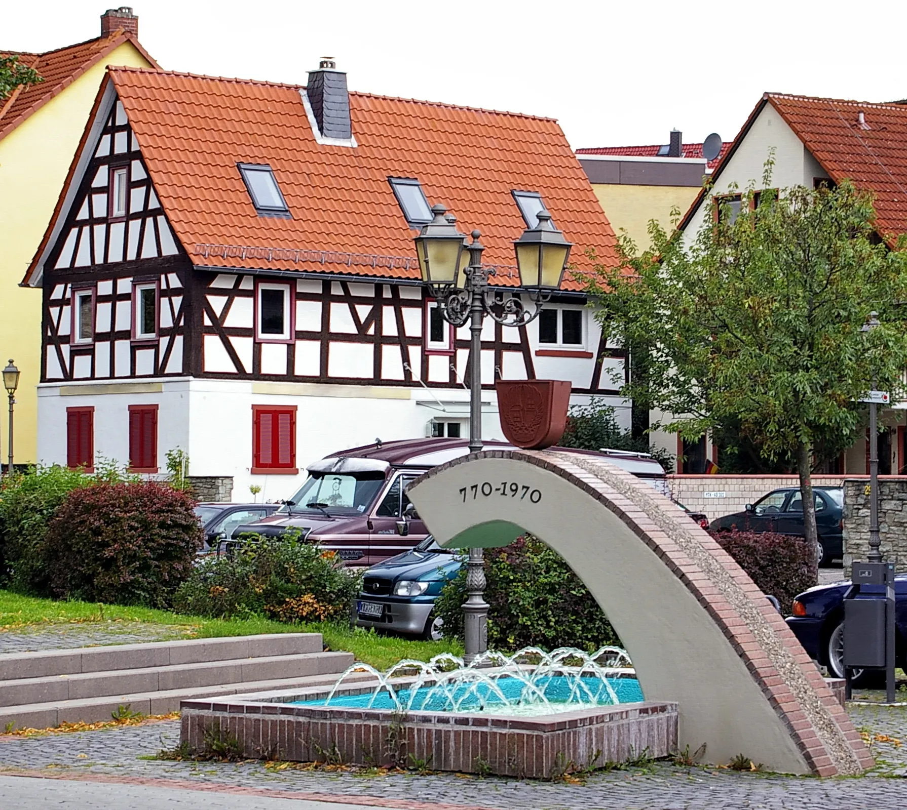 Photo showing: Brunnen an der Hauptstraße in Eschborn am Taunus