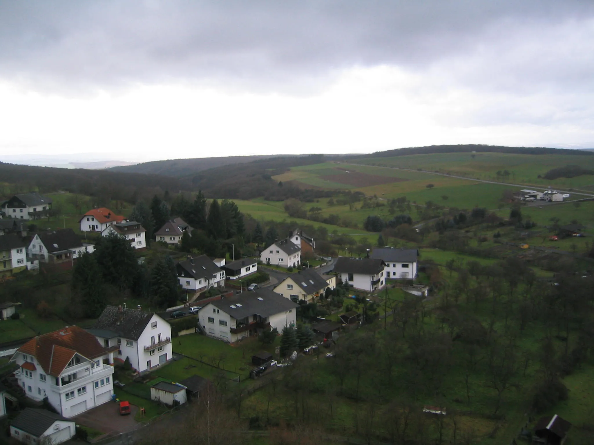 Photo showing: Haintchen: Blick in Richtung Westen, Aussicht in das Tal des Eisenbachs