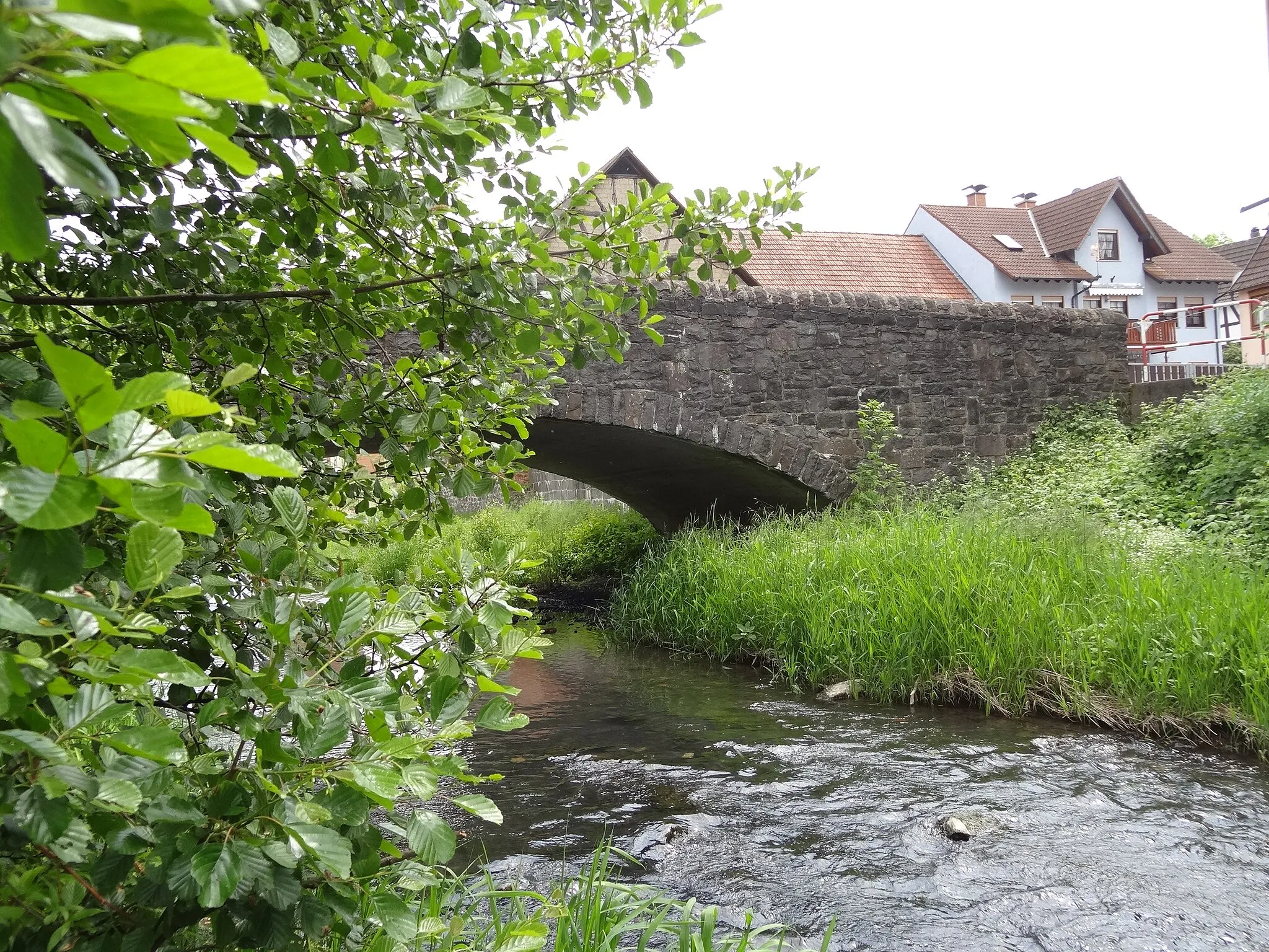 Photo showing: Brücke über die Nidda (Ober-Schmitten)
