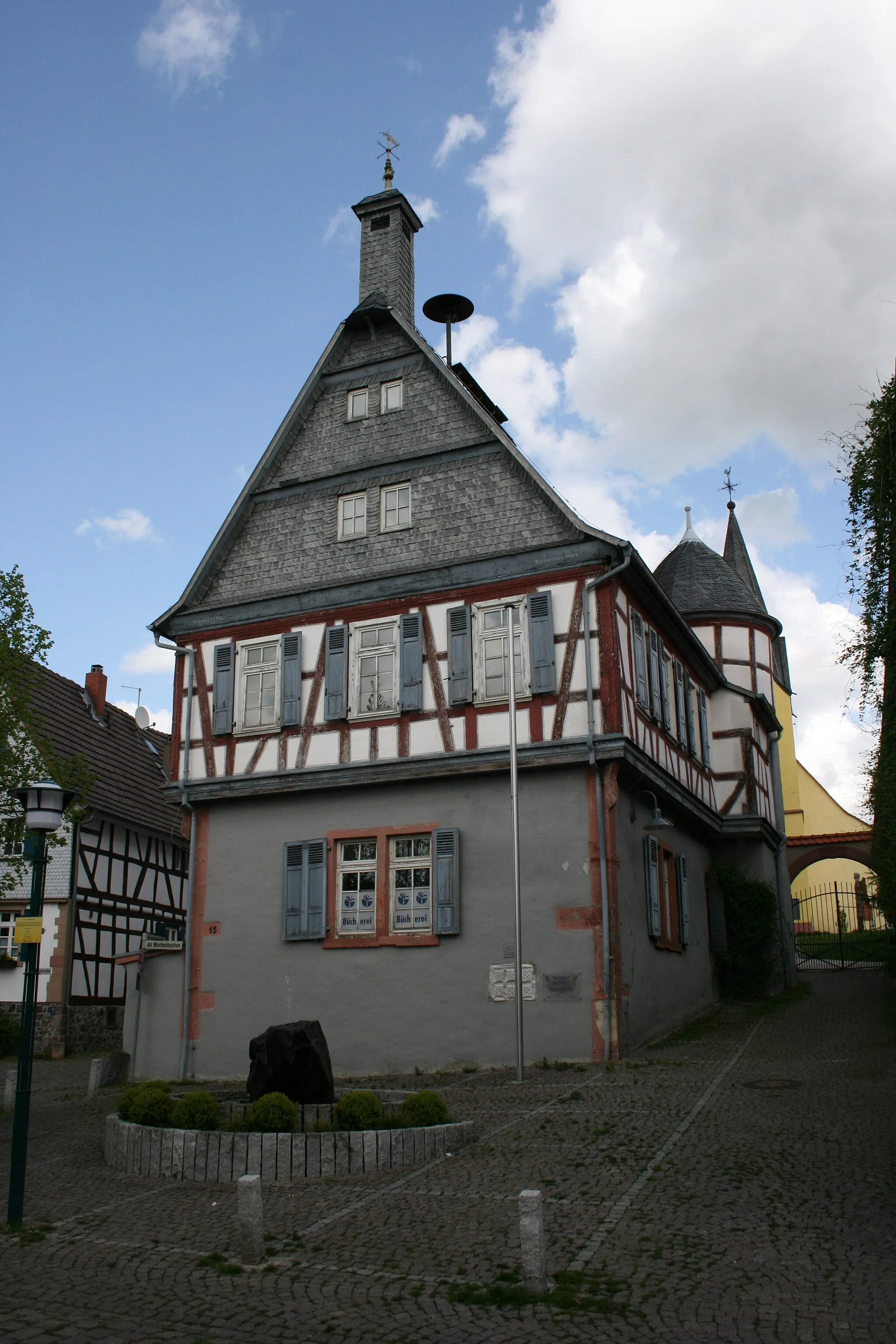Photo showing: Town hall (built 1555), Maintal-Wachenbuchen, Hesse.
