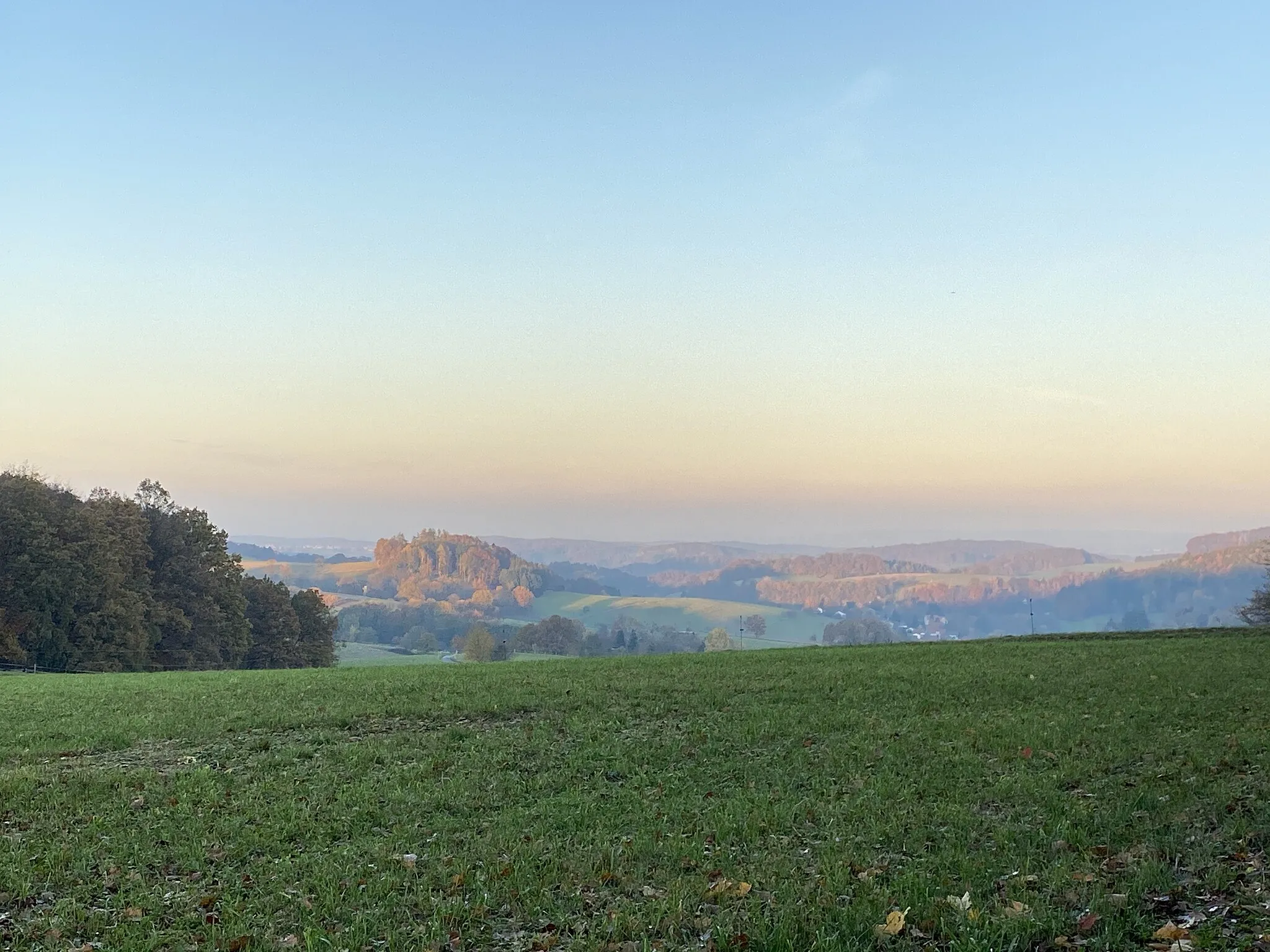 Photo showing: Autumn landscape